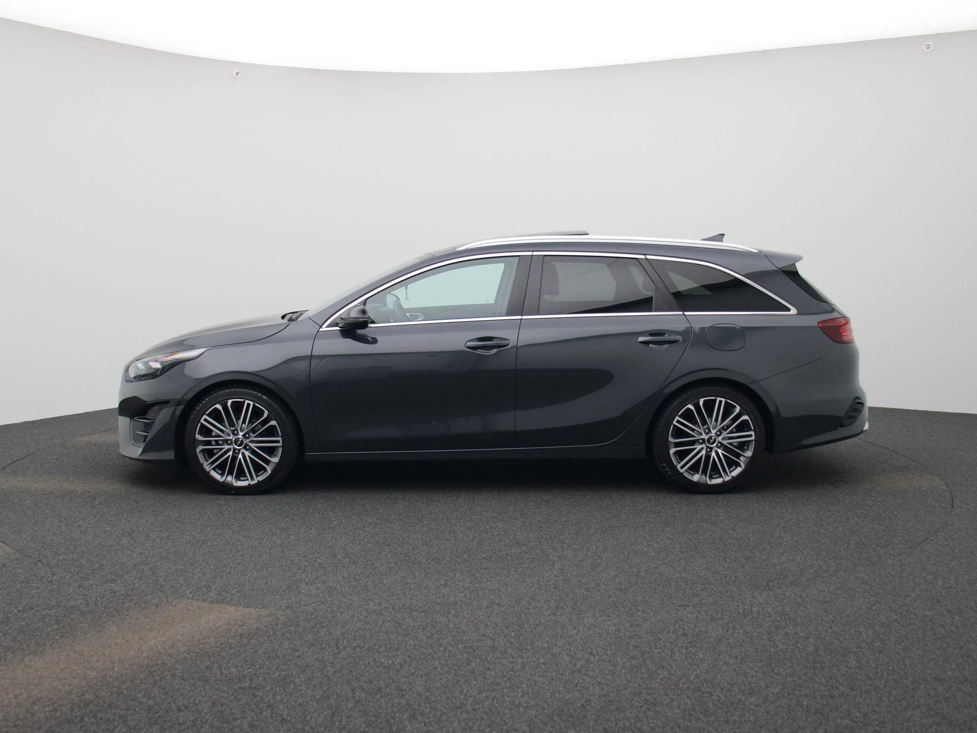 Kia-Ceed Sportswagon-image-33