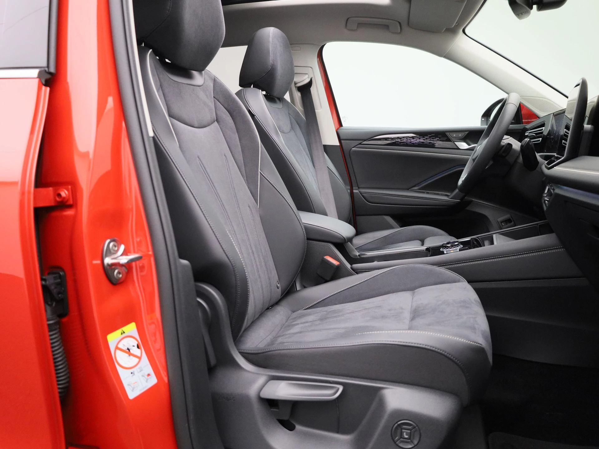 Volkswagen-Tiguan-image-37