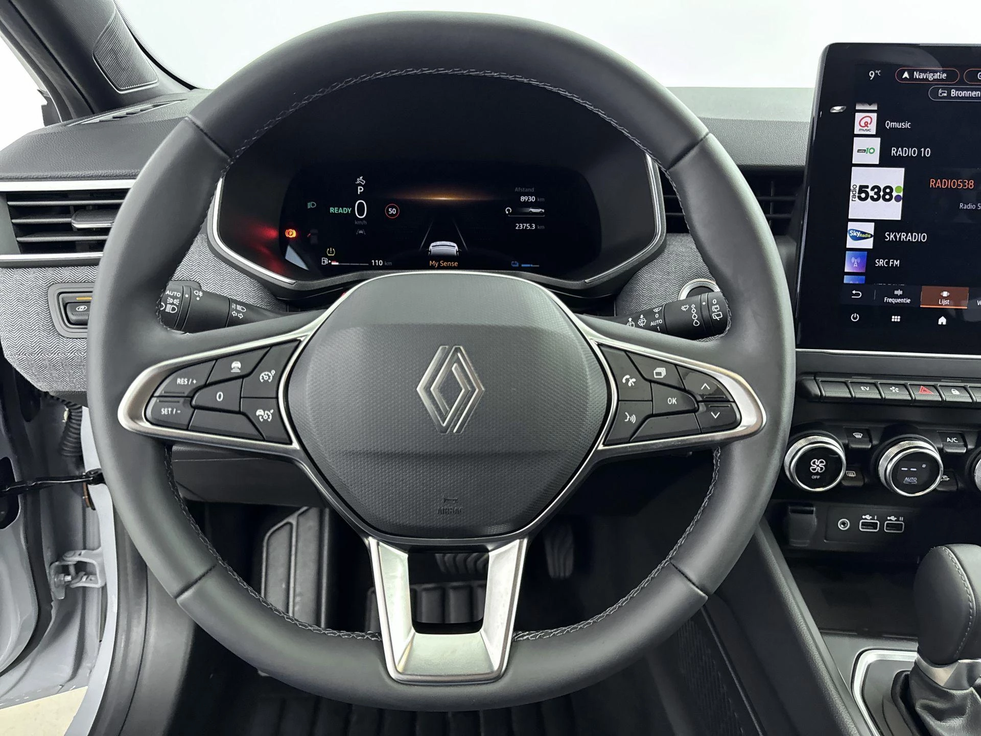 Renault-Clio-image-12