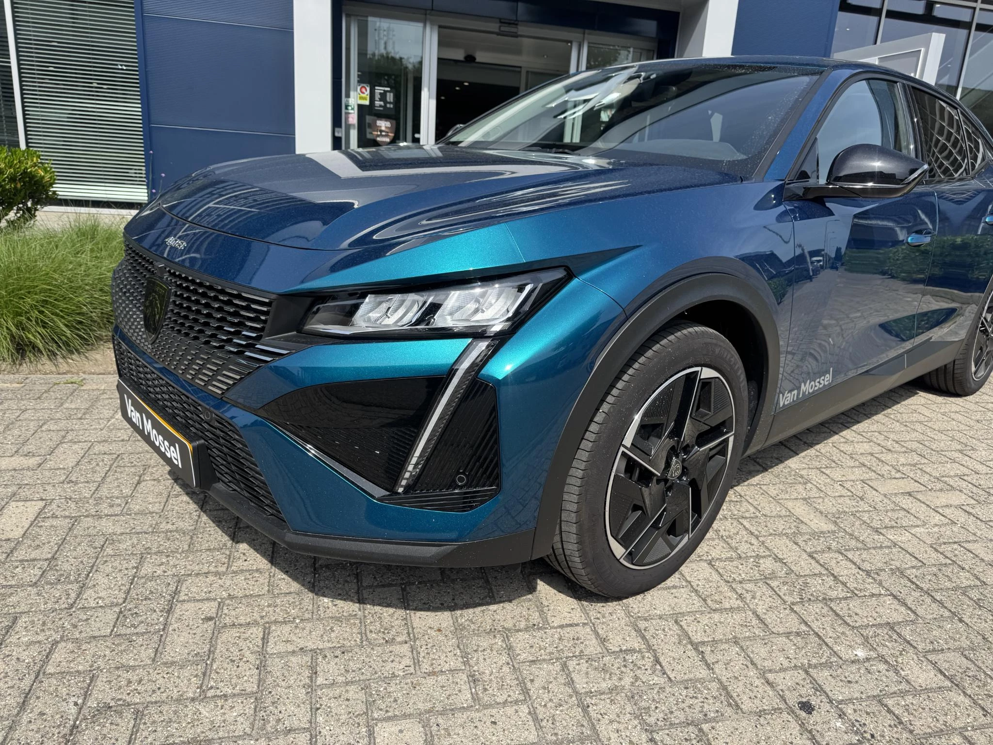 Peugeot 408 1.6 HYbrid Allure Pack 225 EAT8