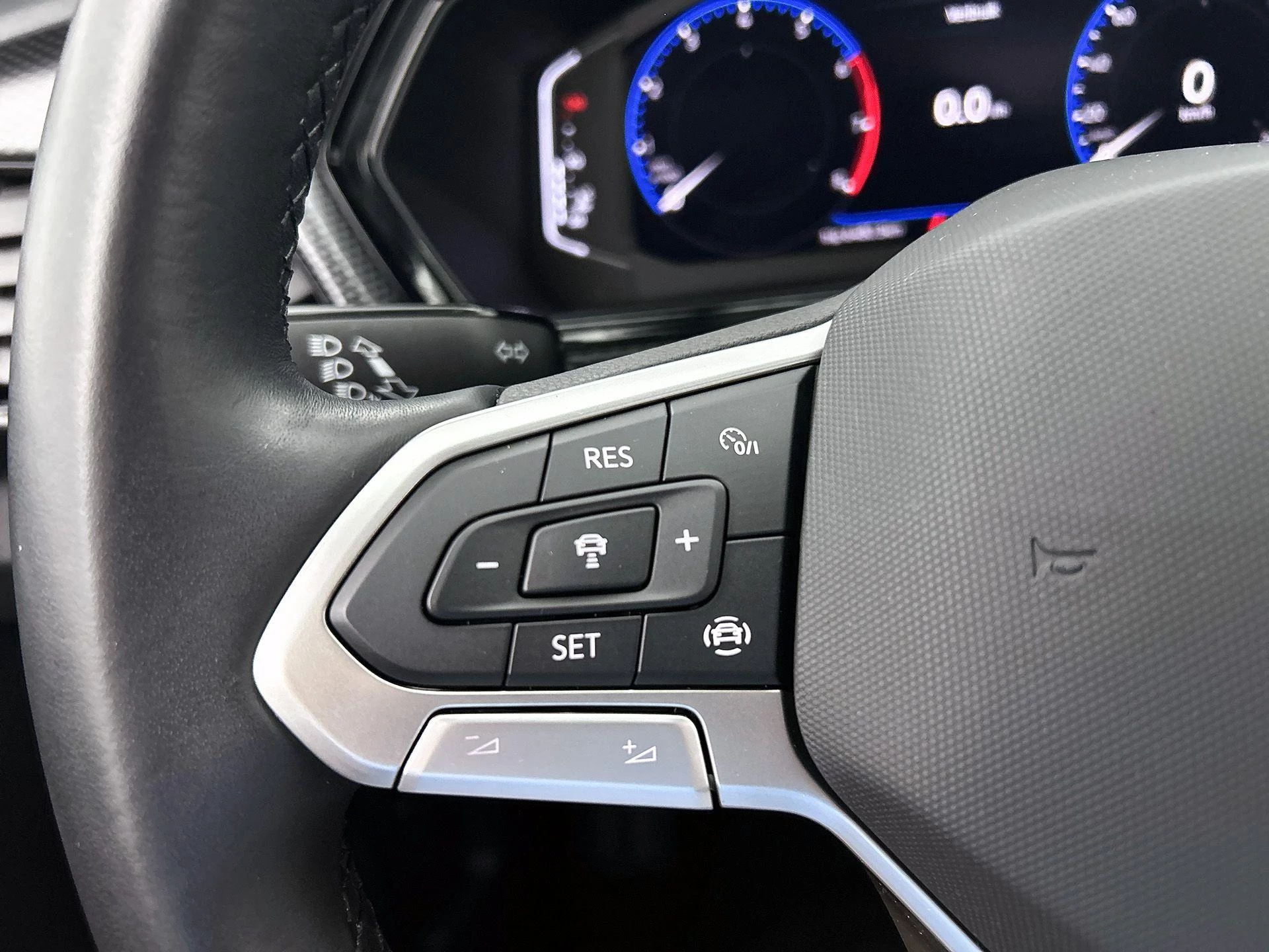 Volkswagen-T-Cross-image-5
