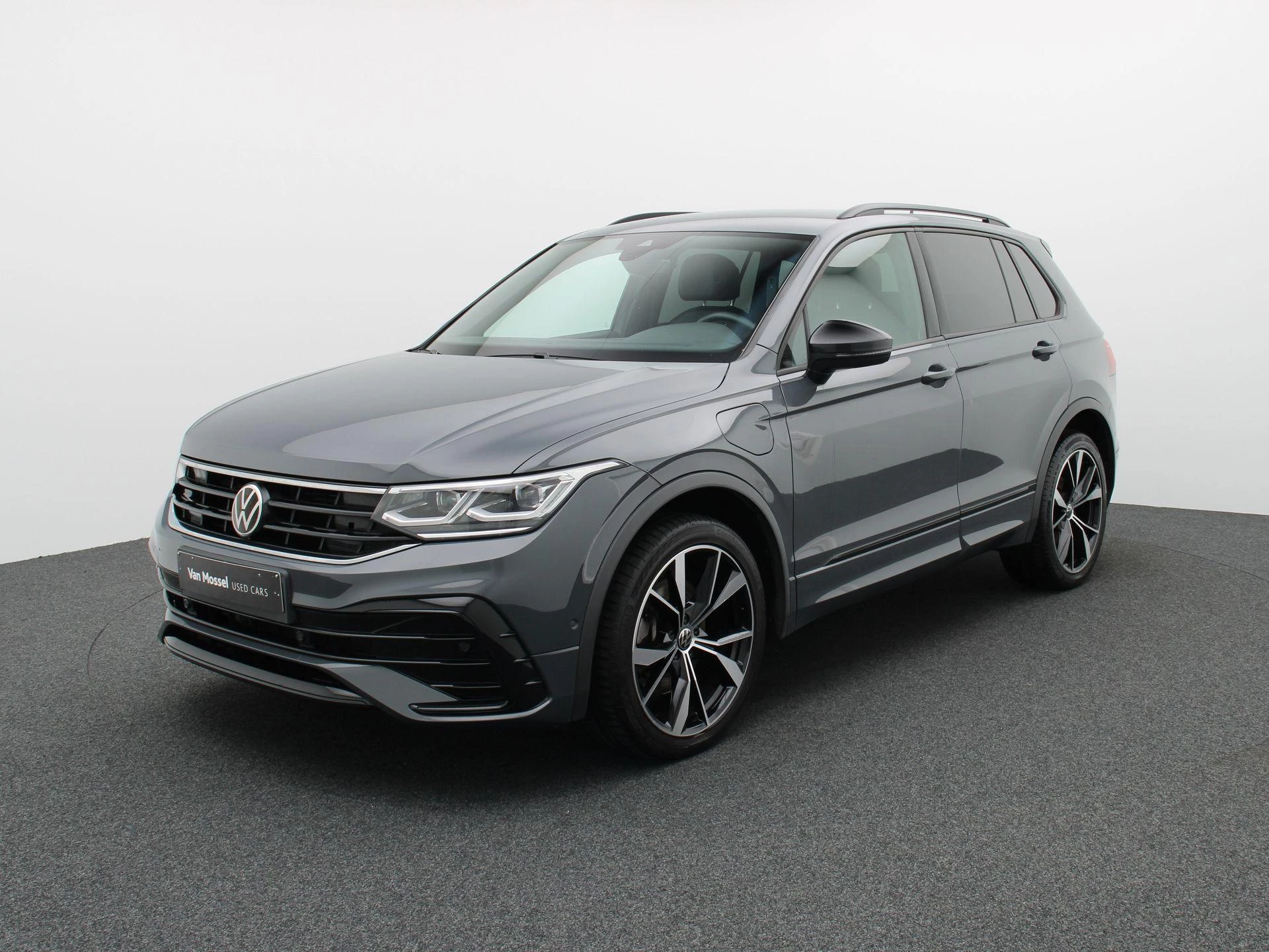 Volkswagen-Tiguan-image-0