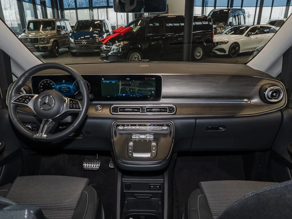 Mercedes-Benz-V-Klasse 220-image-12