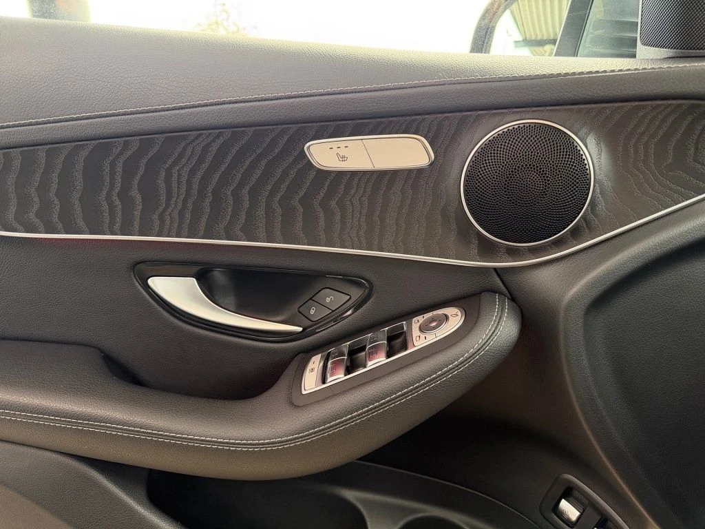 Mercedes-Benz-GLC 220 d-image-7
