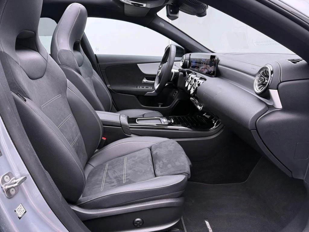 Mercedes-Benz-CLA-image-8