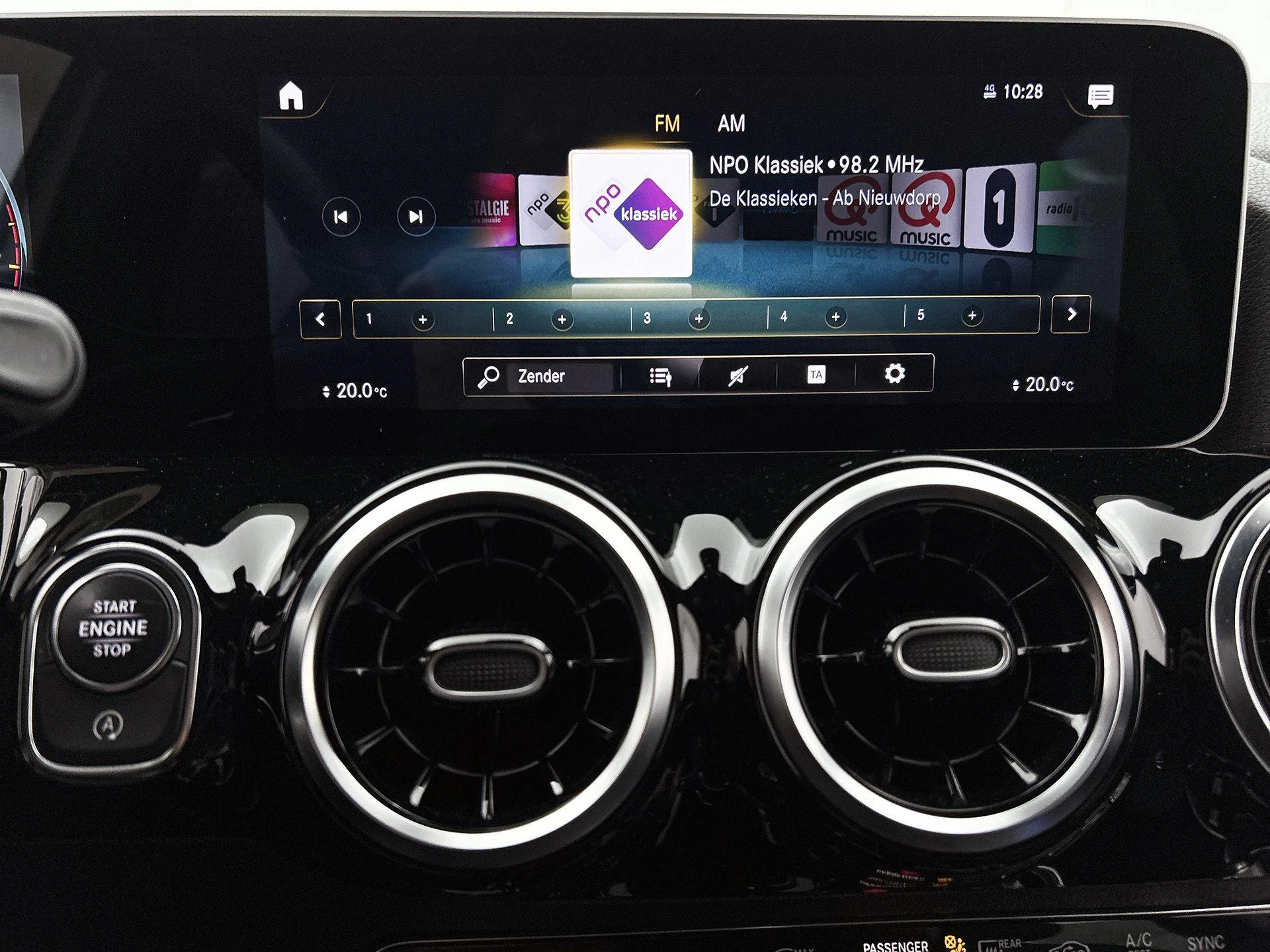 Mercedes-Benz-B-Klasse-image-8
