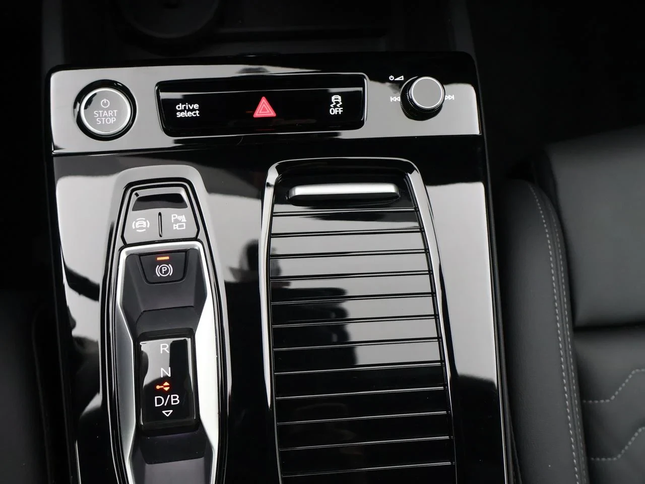 Audi-A6 Sportback e-tron-image-22