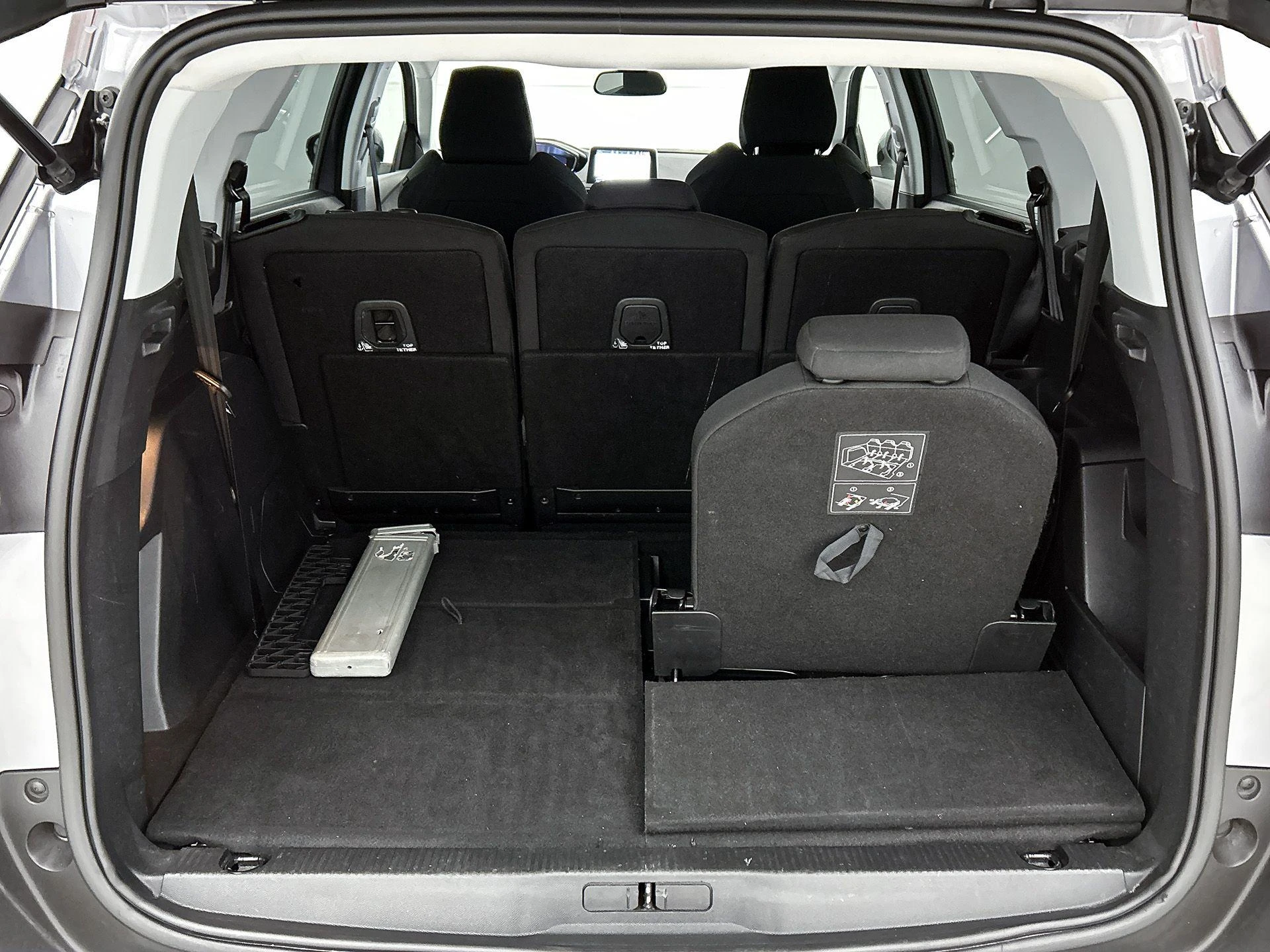 Peugeot-5008-image-17