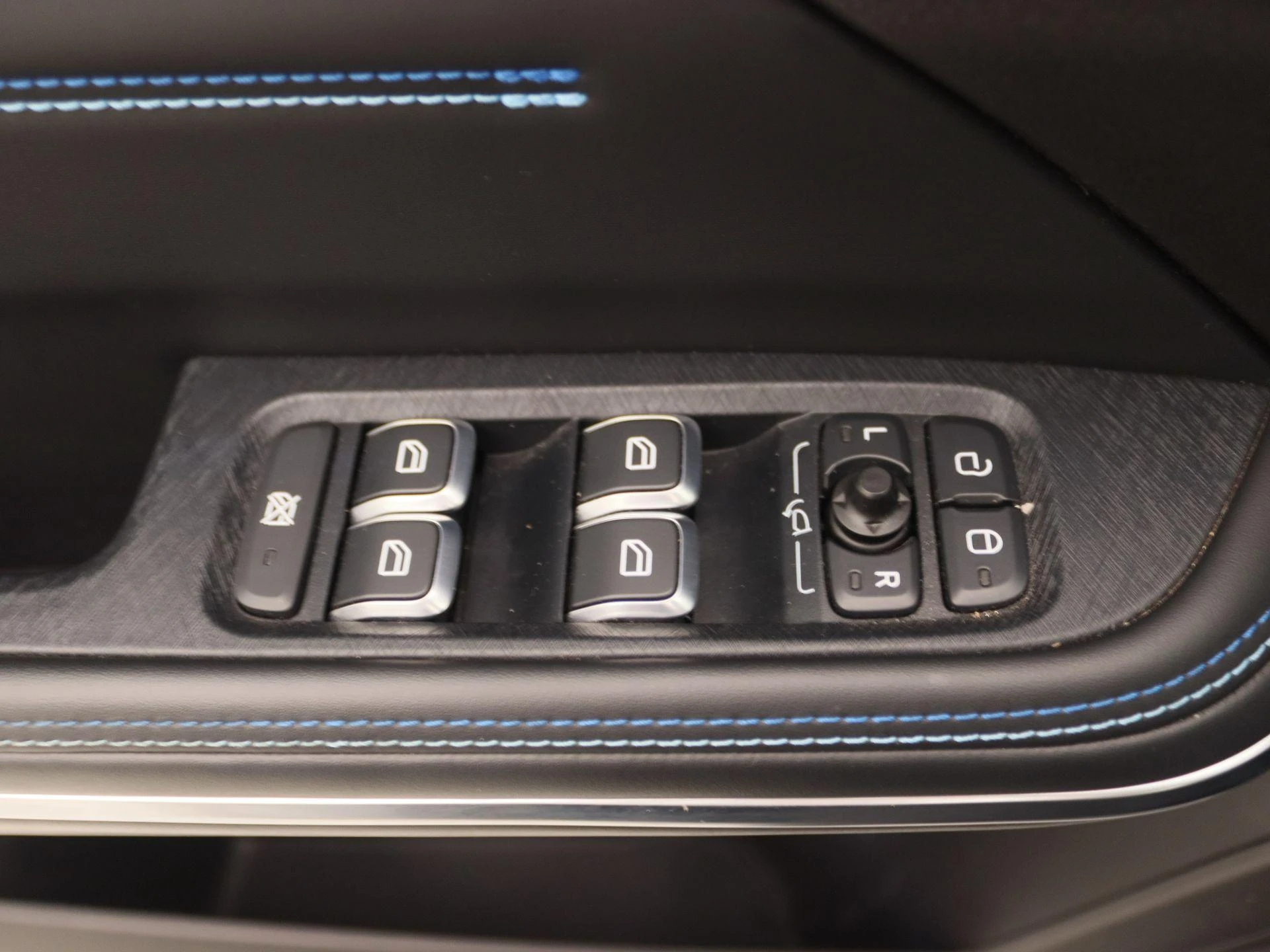 Lynk & Co-01-image-22