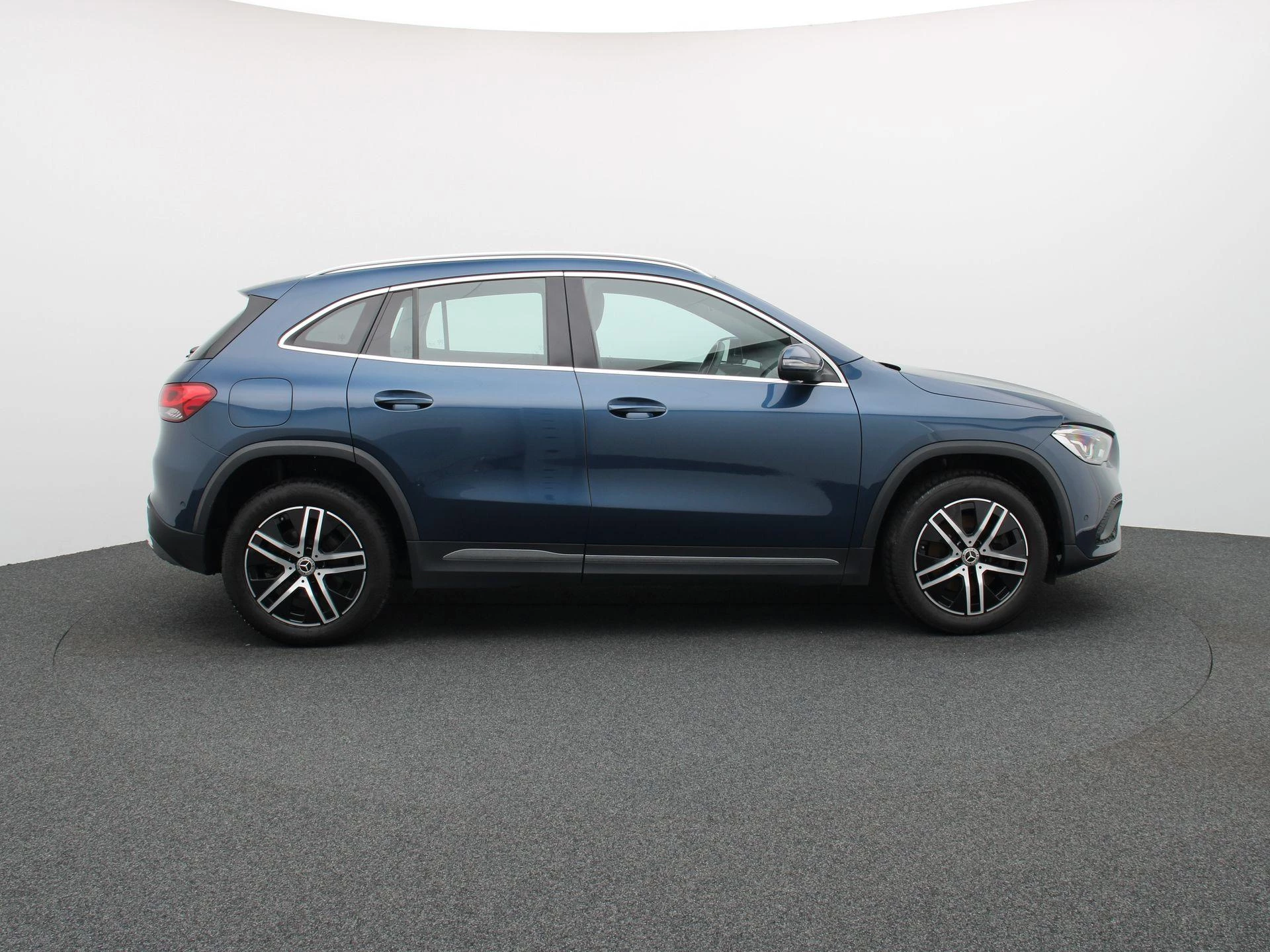 Mercedes-Benz GLA 250 e Business Line + LEDER + CAMERA +