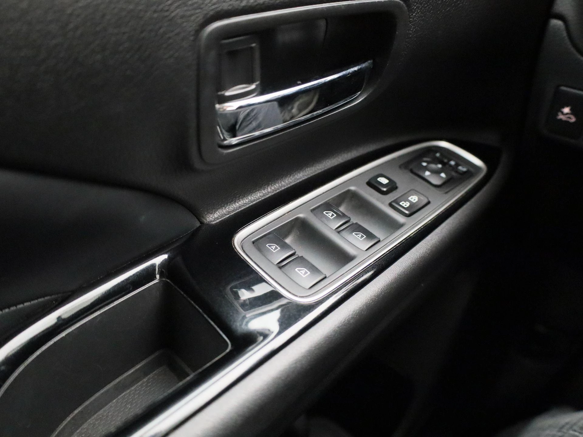 Mitsubishi-Outlander-image-23