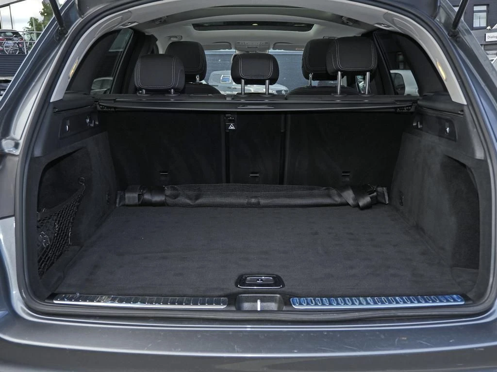 Mercedes-Benz-GLC 250-image-15