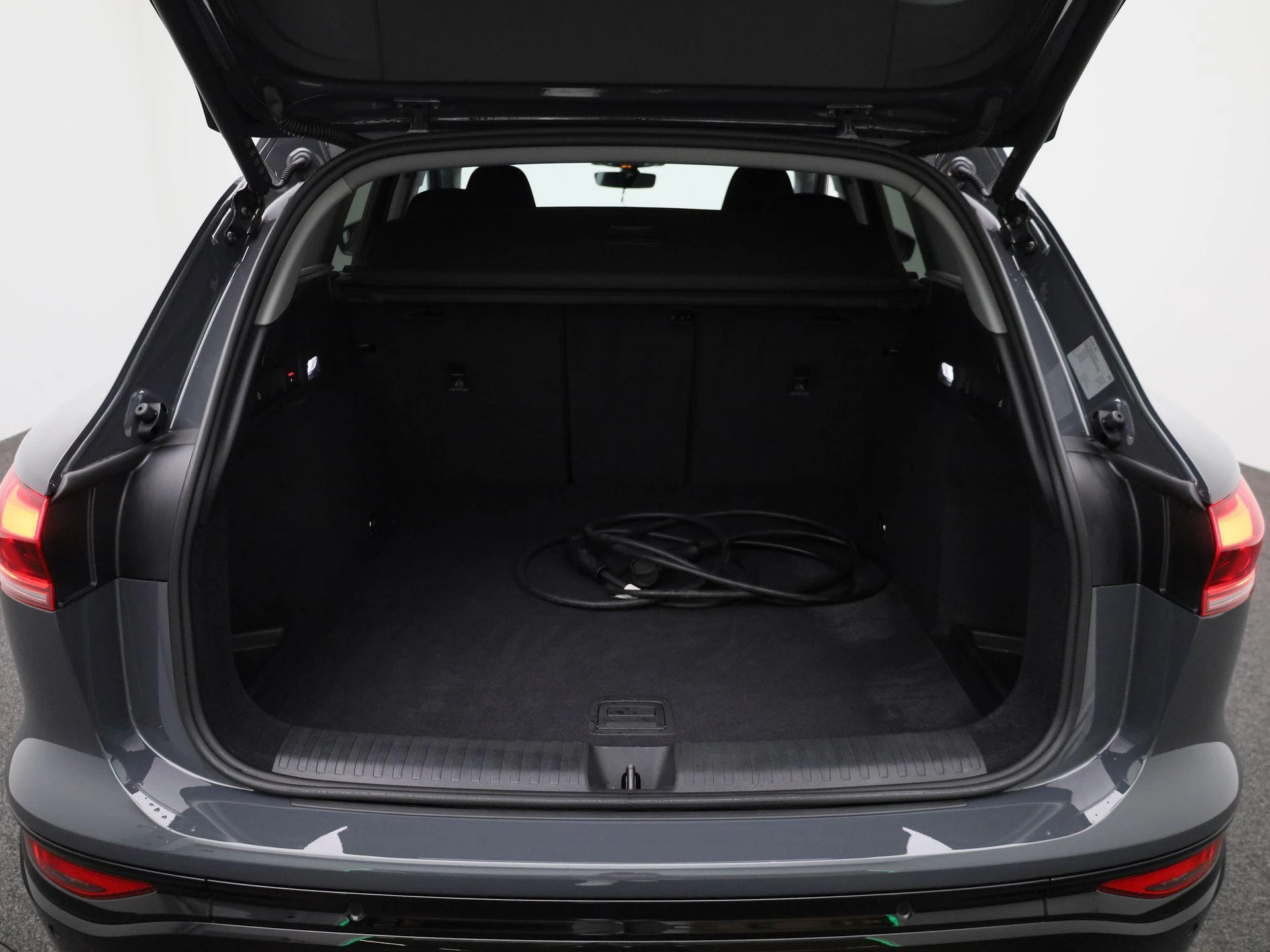 Audi-Q6 e-tron-image-11