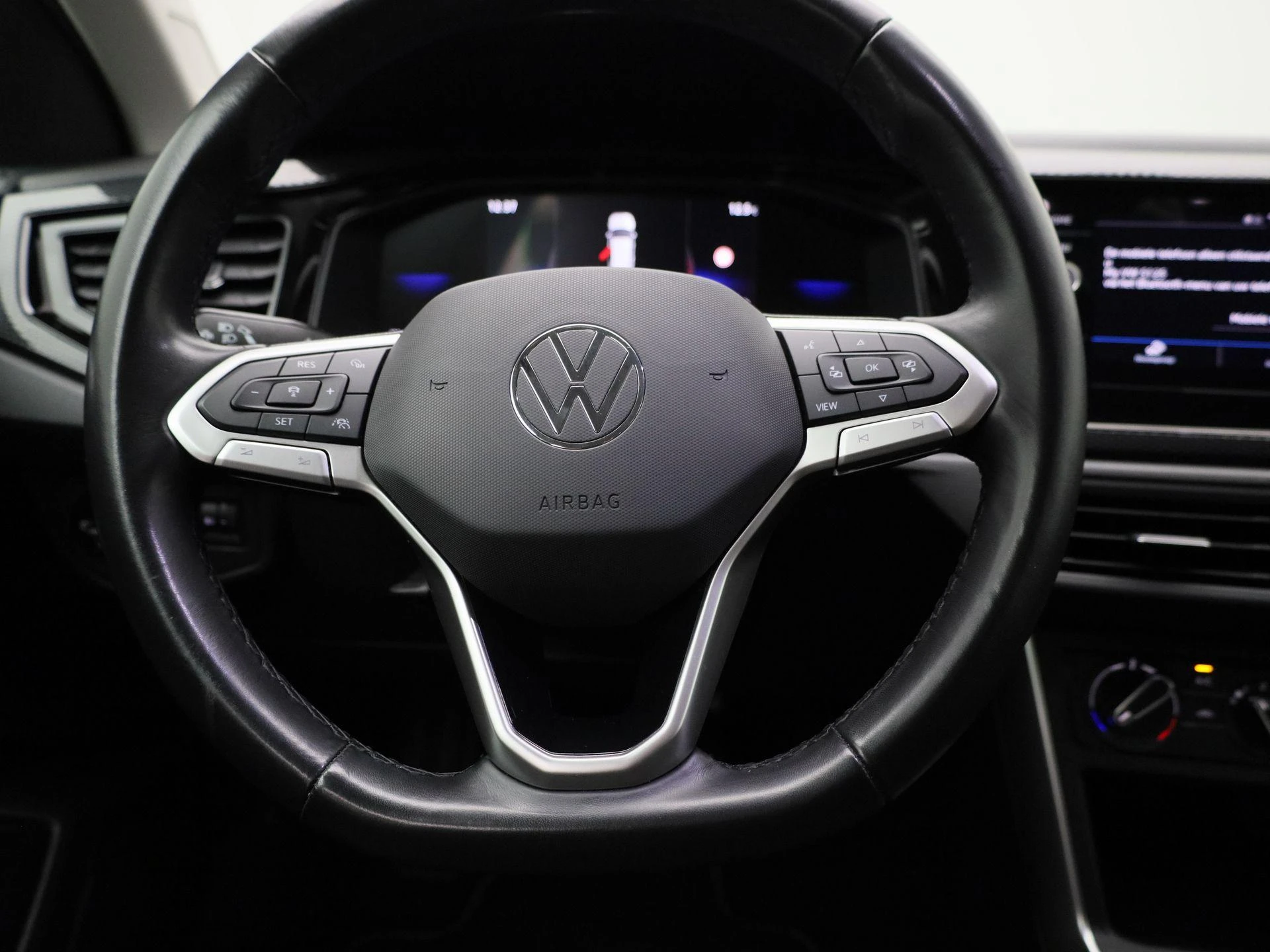 Volkswagen-Taigo-image-2