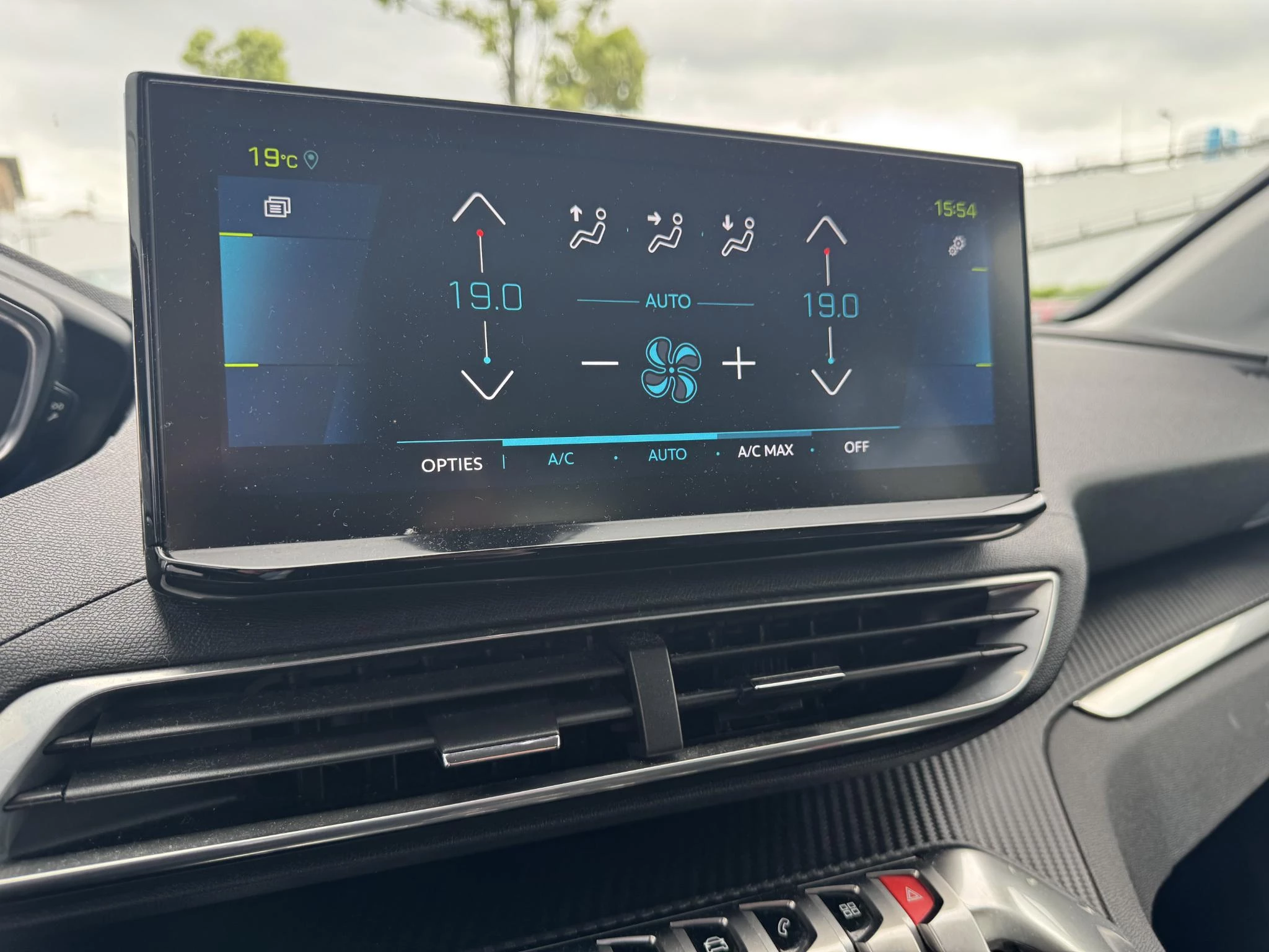 Peugeot-3008-image-20