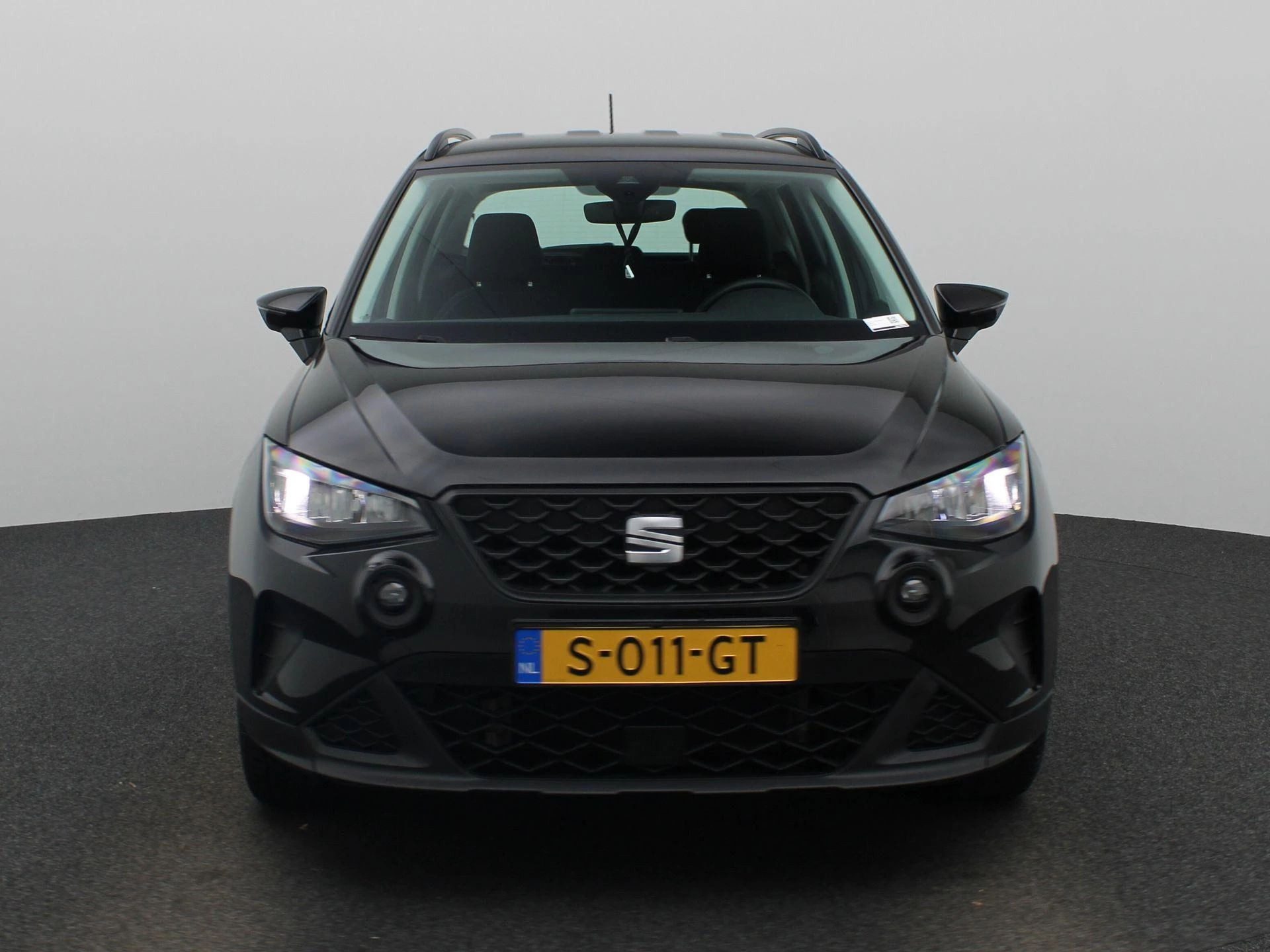 SEAT-Arona-image-2