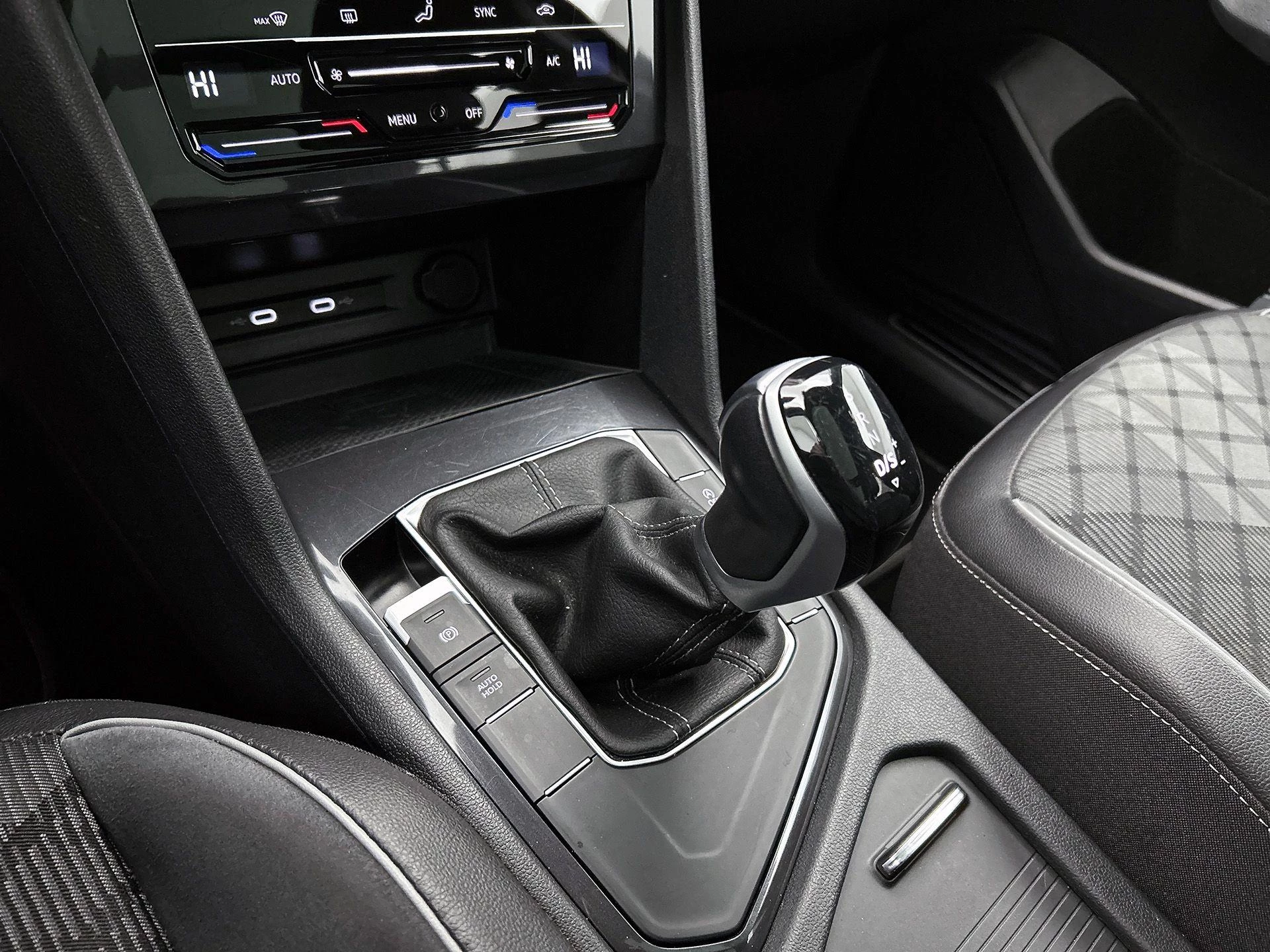 Volkswagen-Tiguan Allspace-image-24