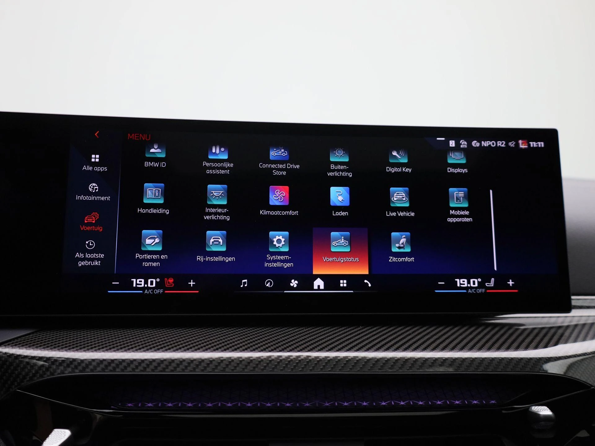 BMW-i4-image-30