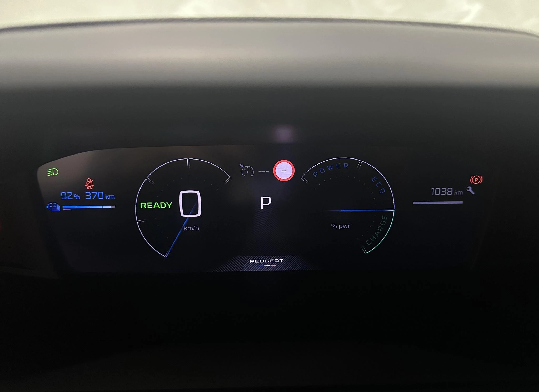 Peugeot-e-2008-image-10