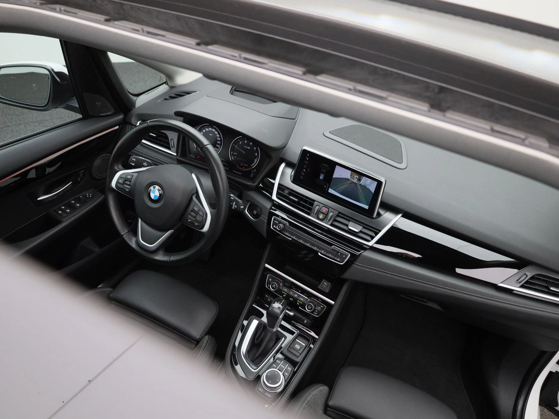 BMW-2 Serie-image-36