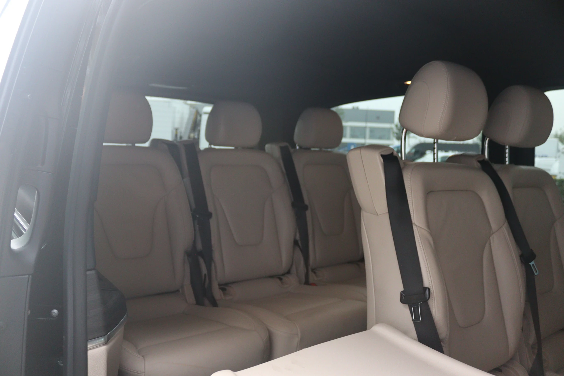 Mercedes-Benz-V-Klasse-image-3