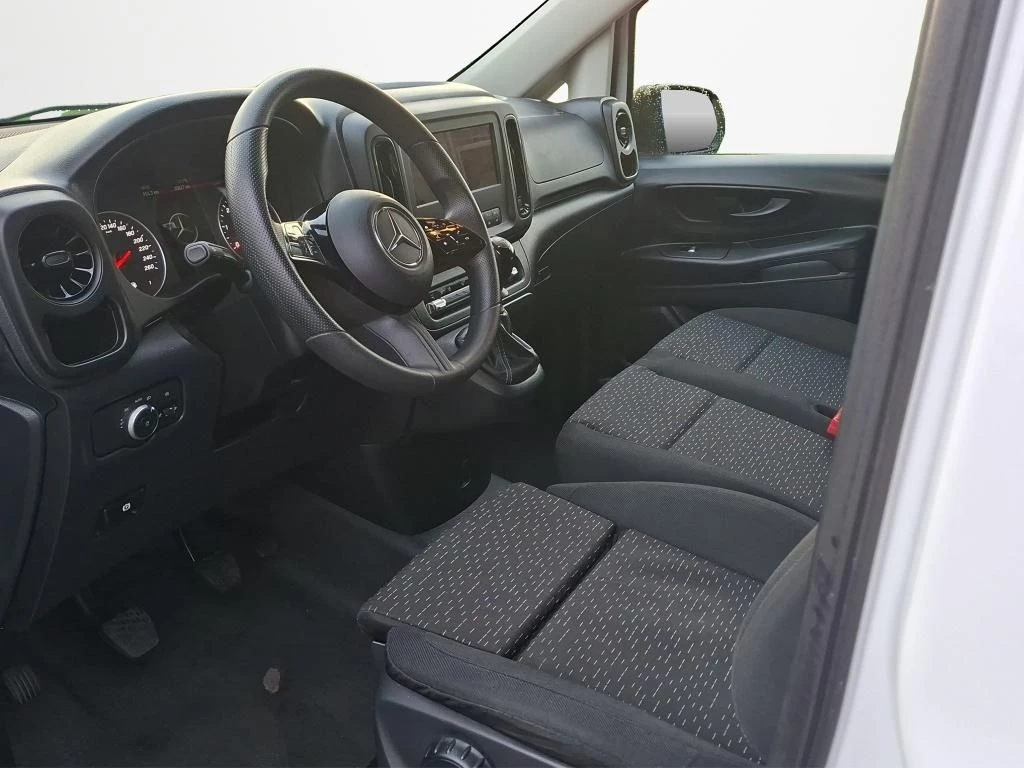 Mercedes-Benz-Vito-image-14