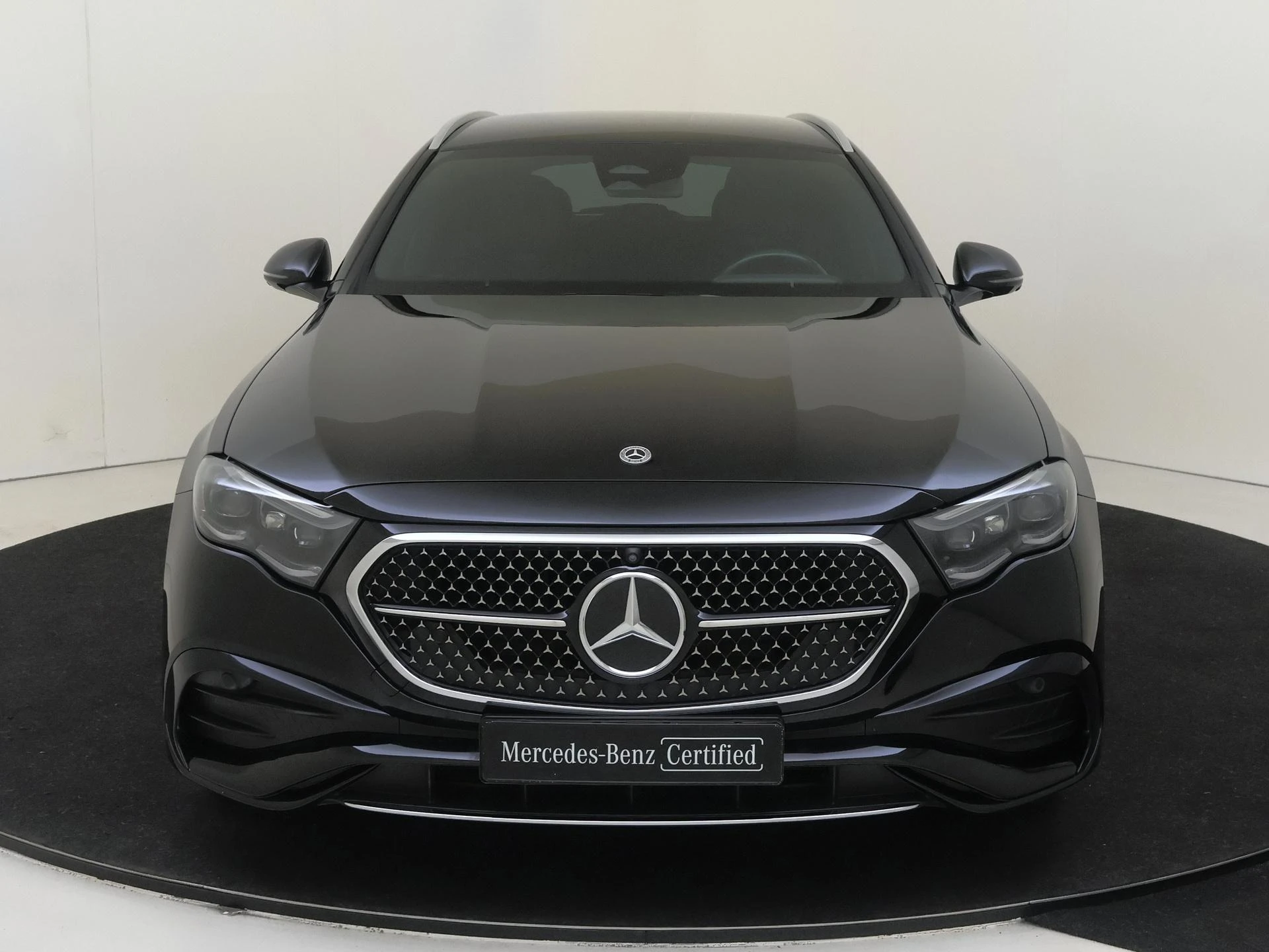 Mercedes-Benz-E-Klasse-image-5