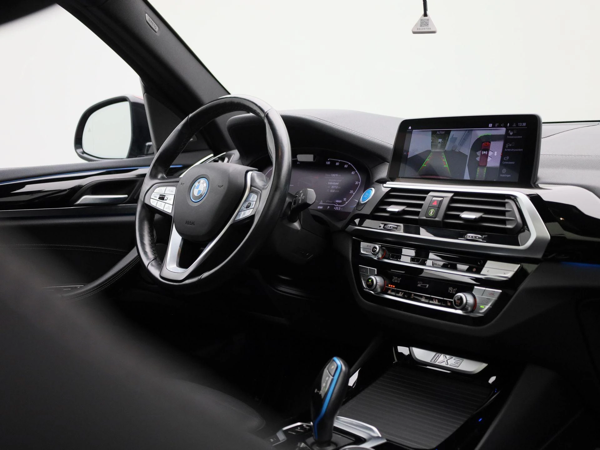 BMW-iX3-image-41