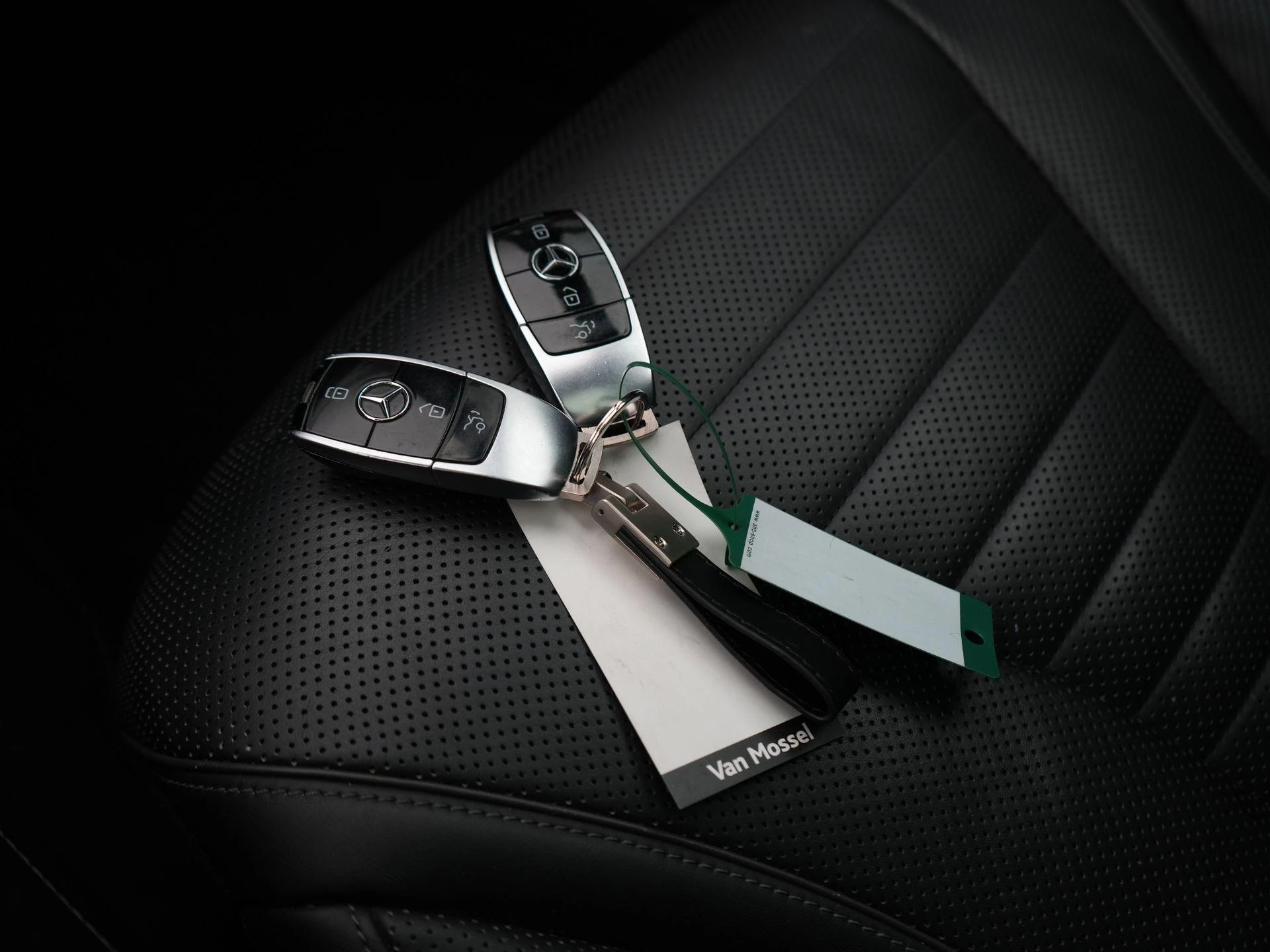 Mercedes-Benz-S-Klasse-image-29