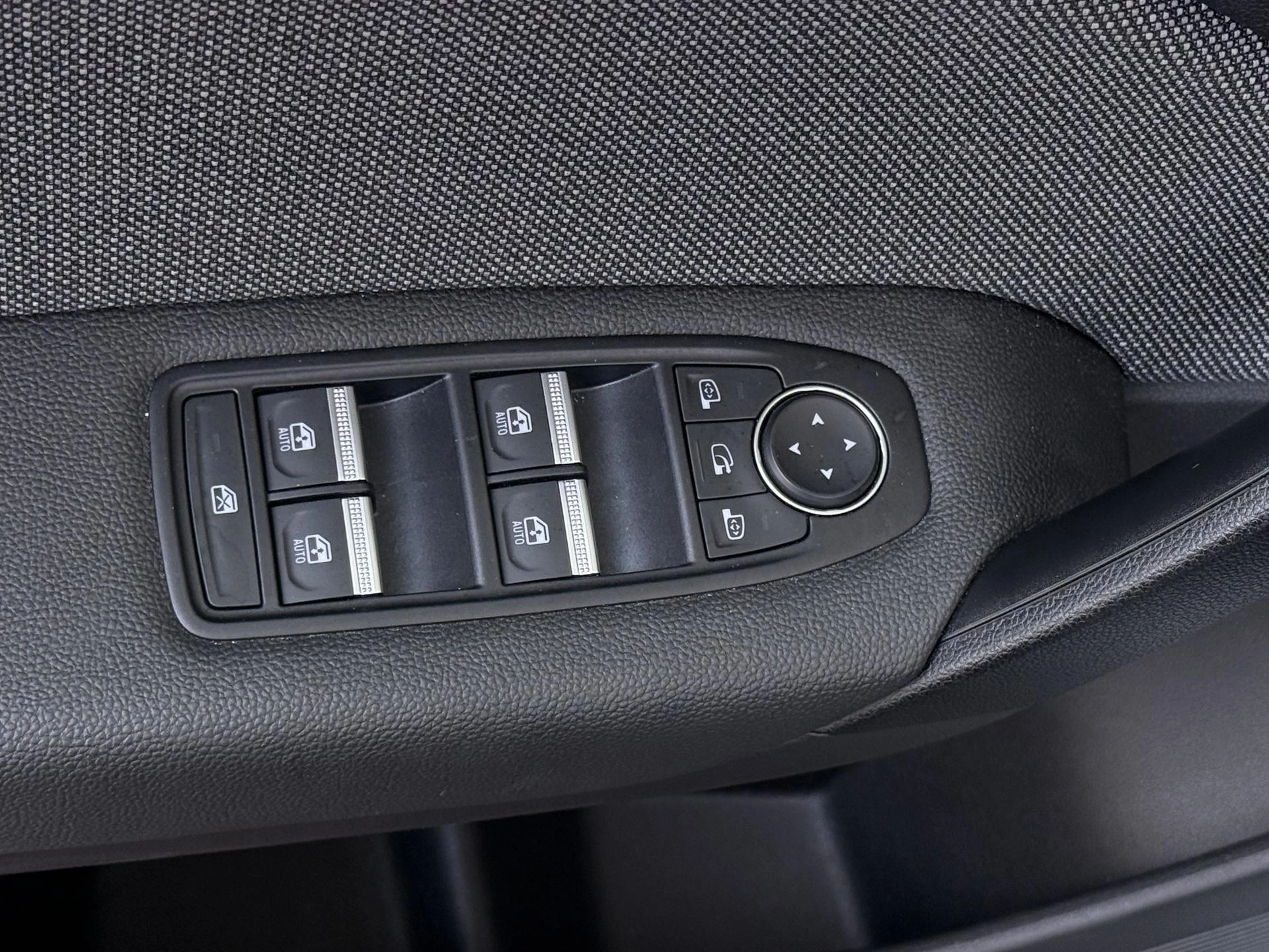 Renault-Captur-image-22