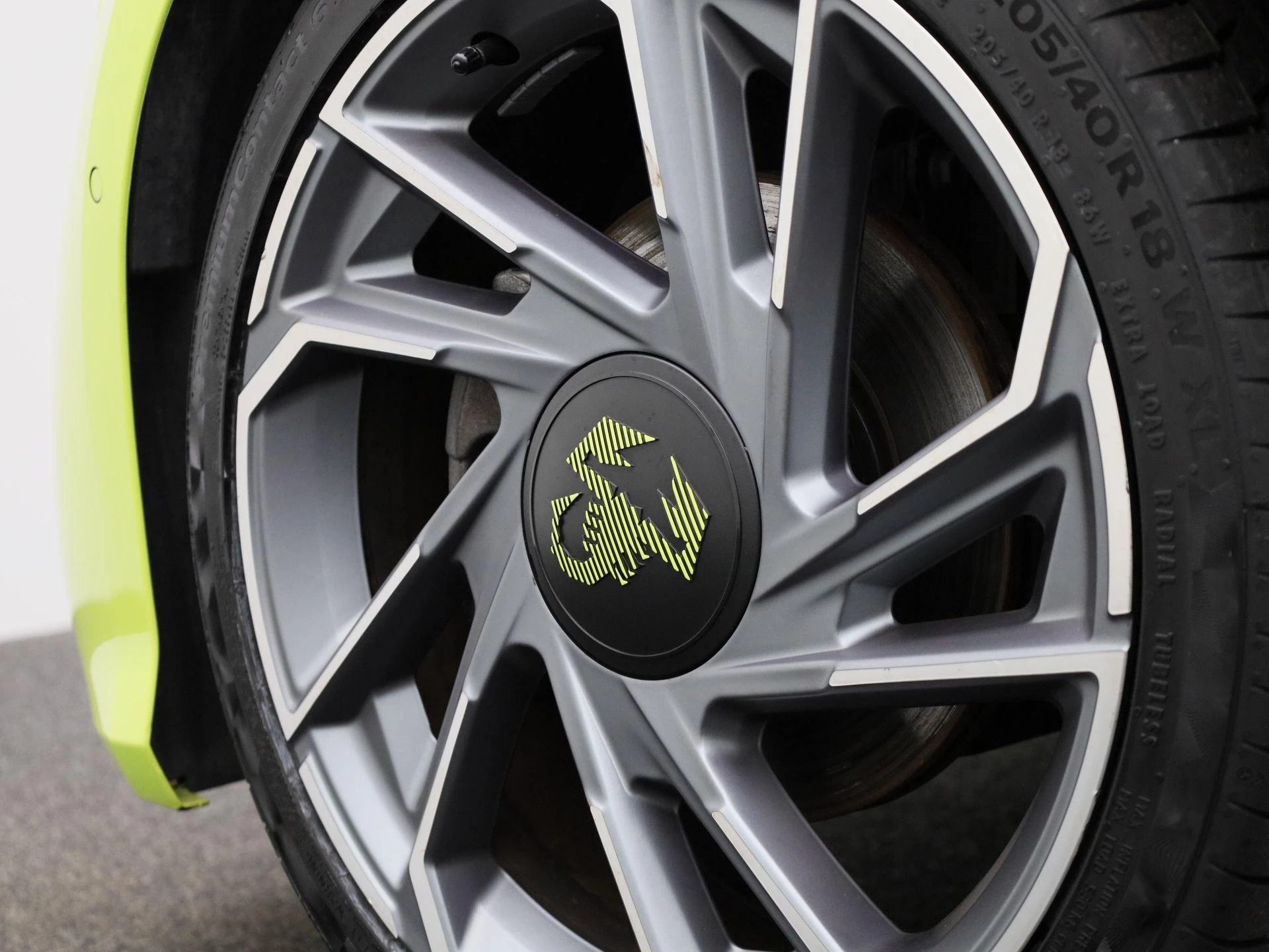 Abarth-500C-image-44