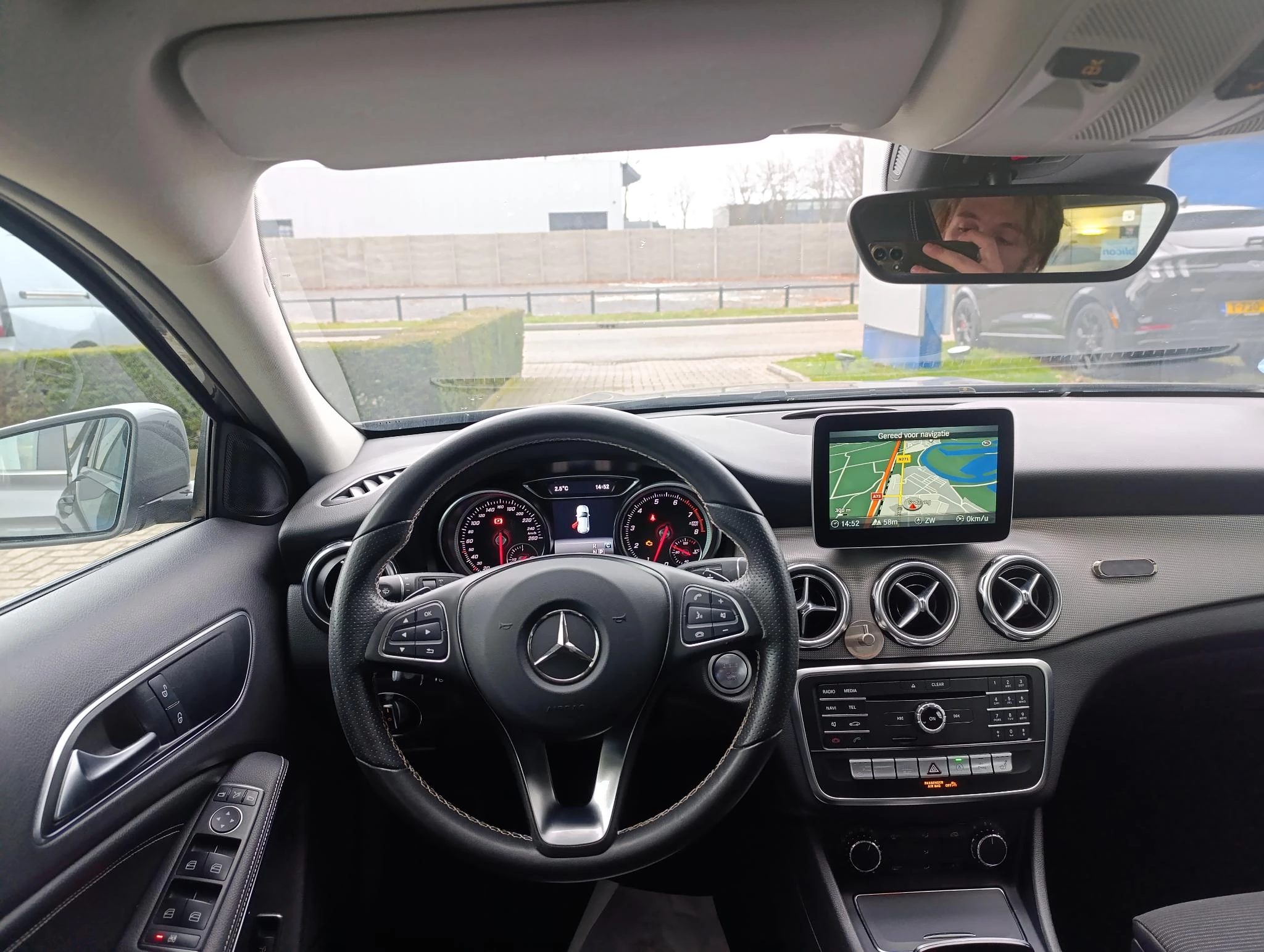 Mercedes-Benz-GLA-image-10