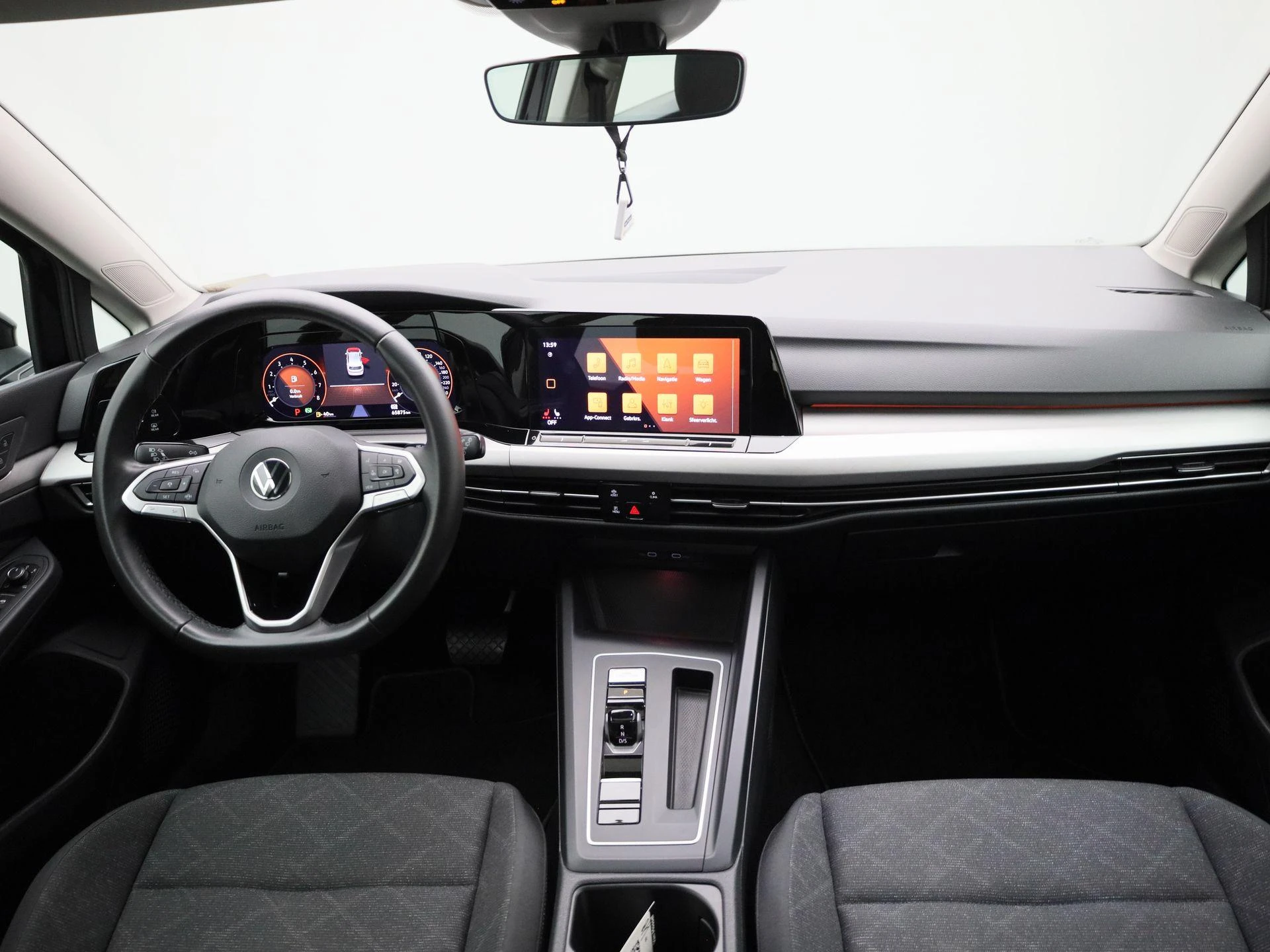 Volkswagen-Golf-image-34
