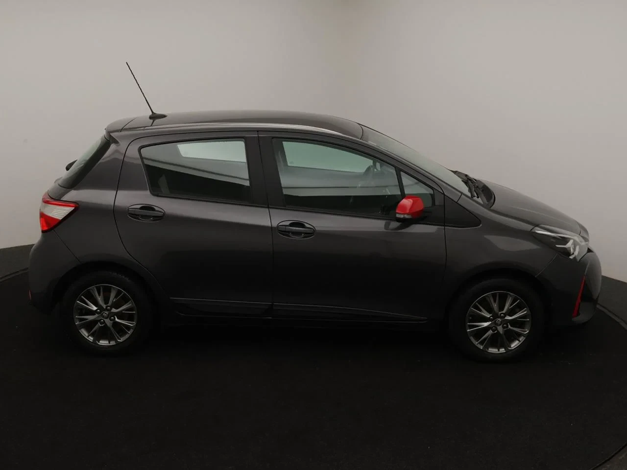 Toyota-Yaris-image-5