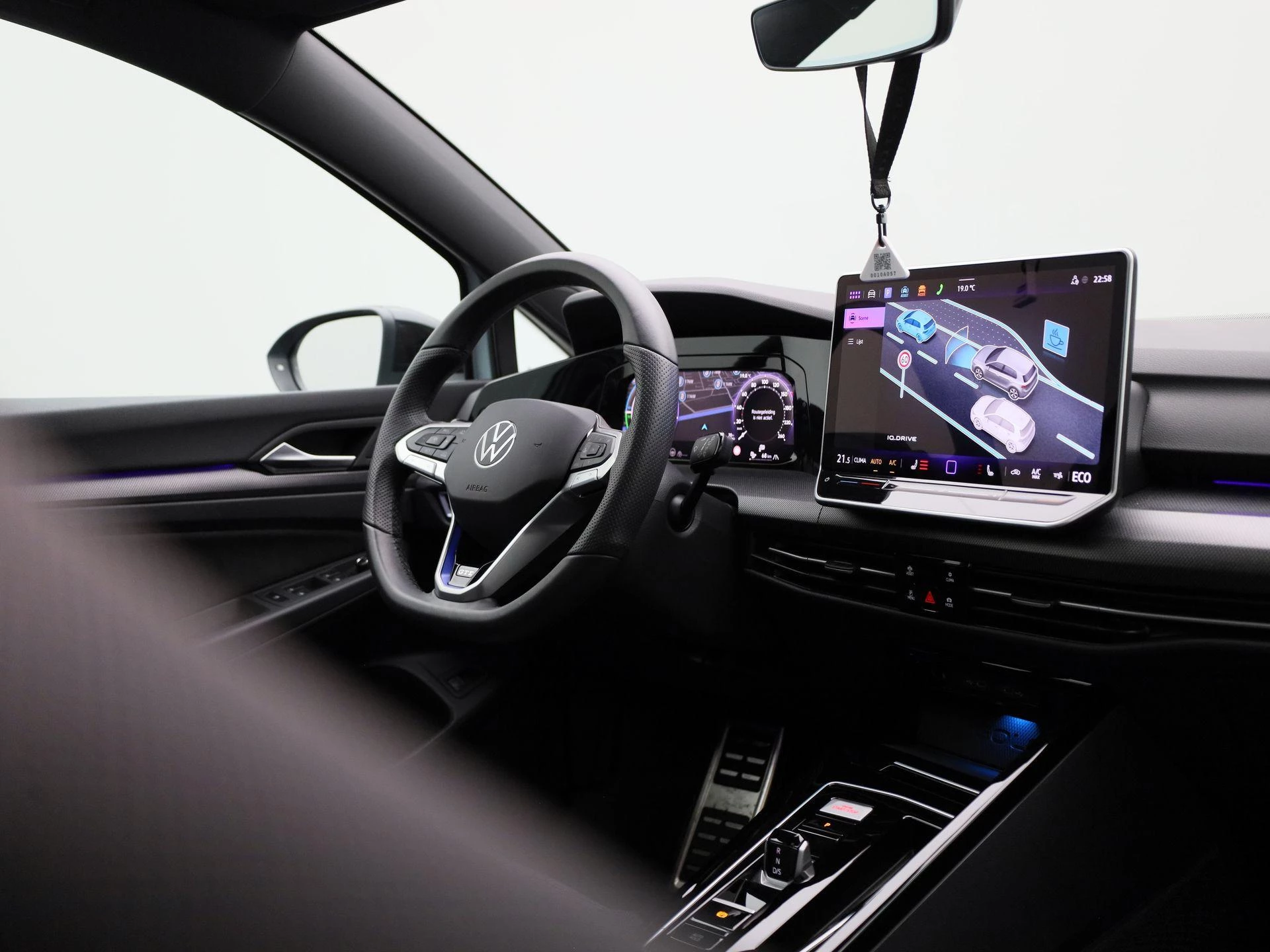 Volkswagen-Golf-image-39