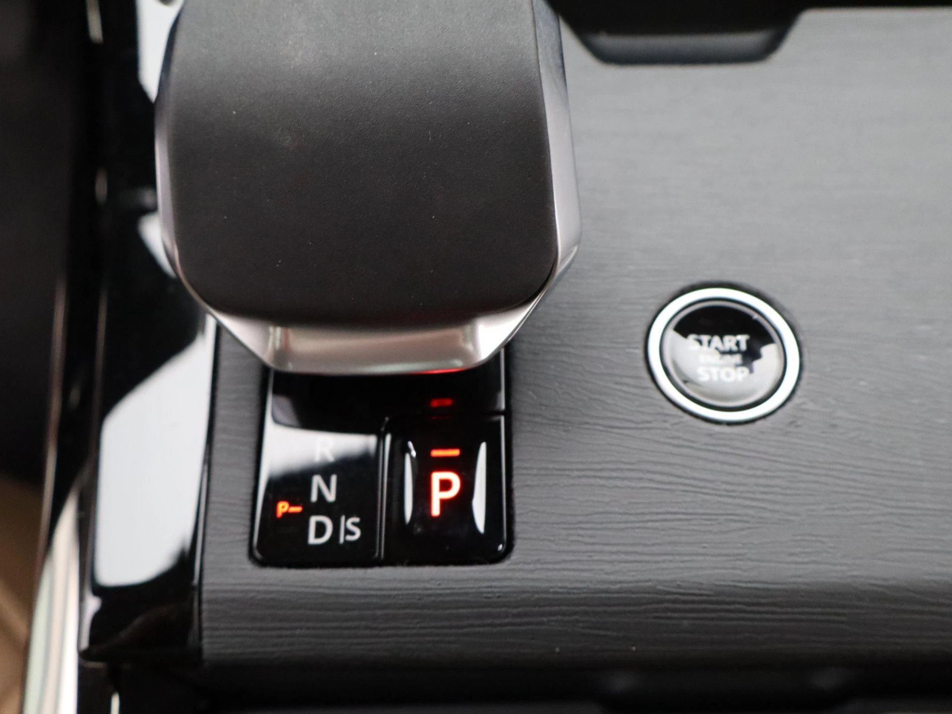 Land Rover-Range Rover Sport-image-24