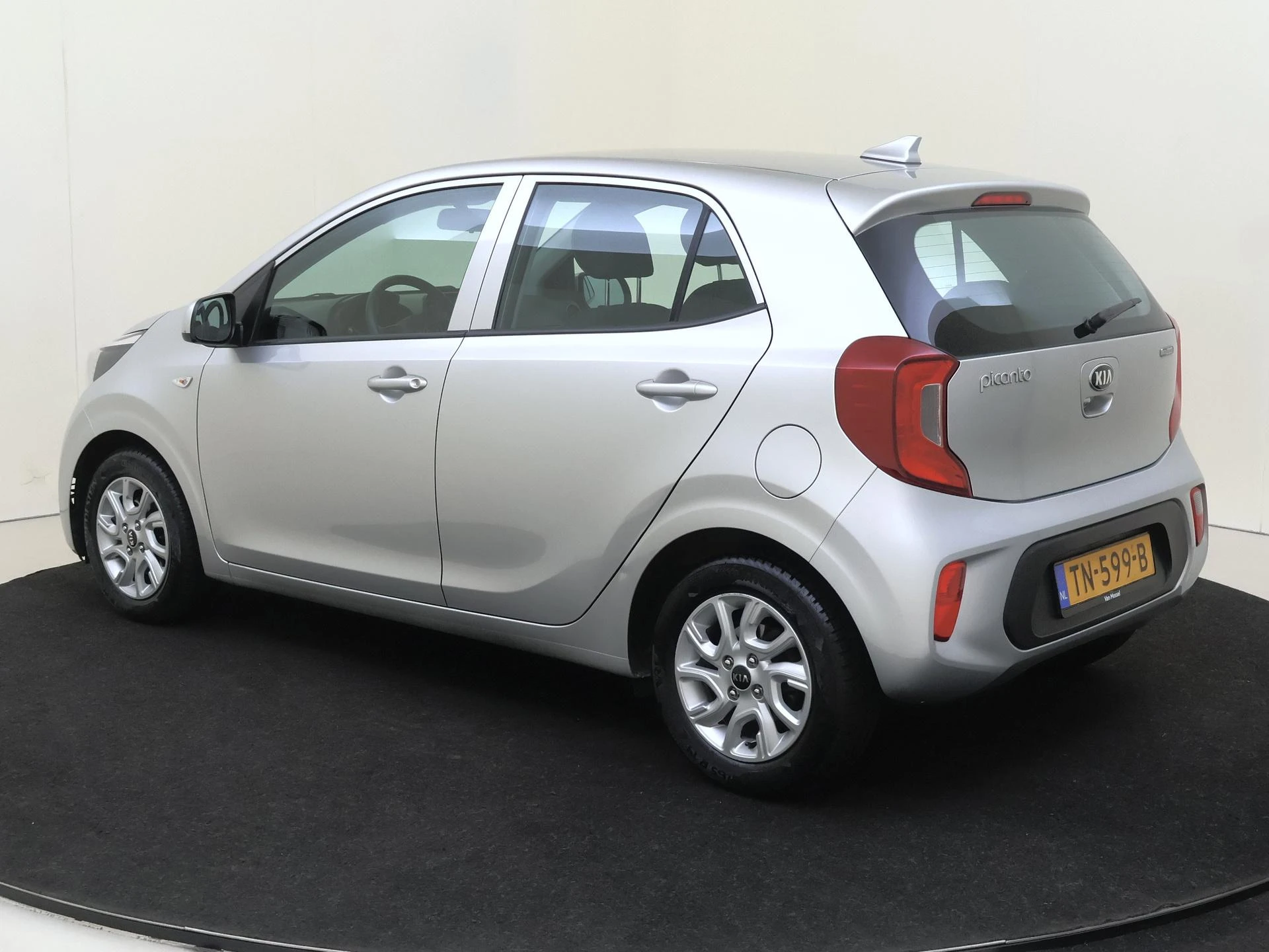 Kia-Picanto-image-2