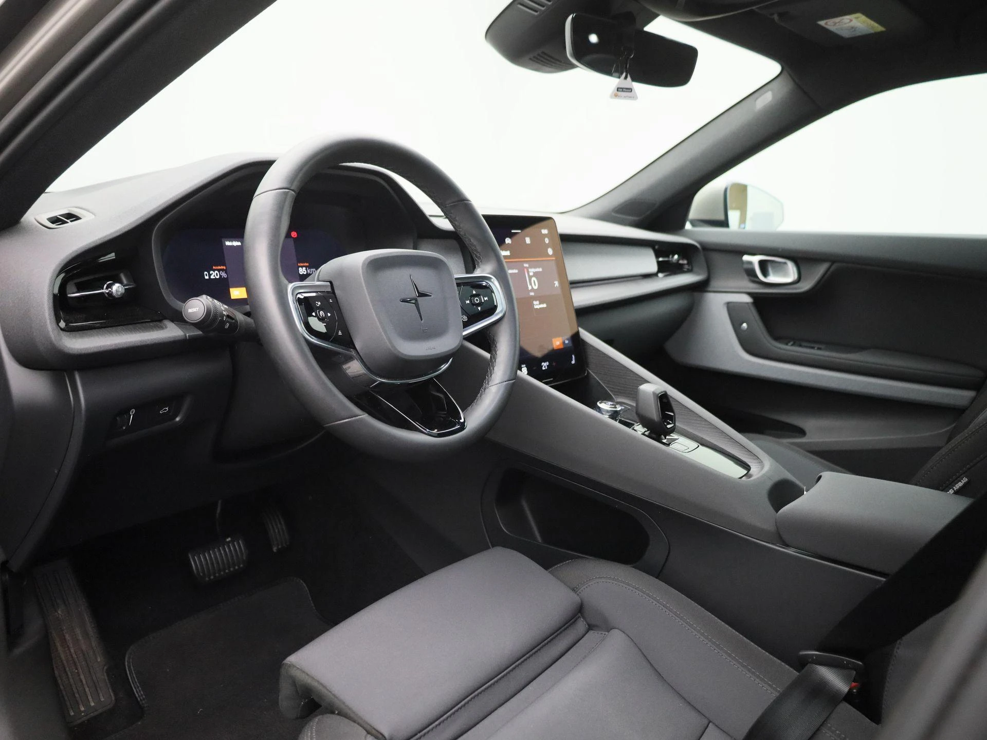 Polestar-2-image-33