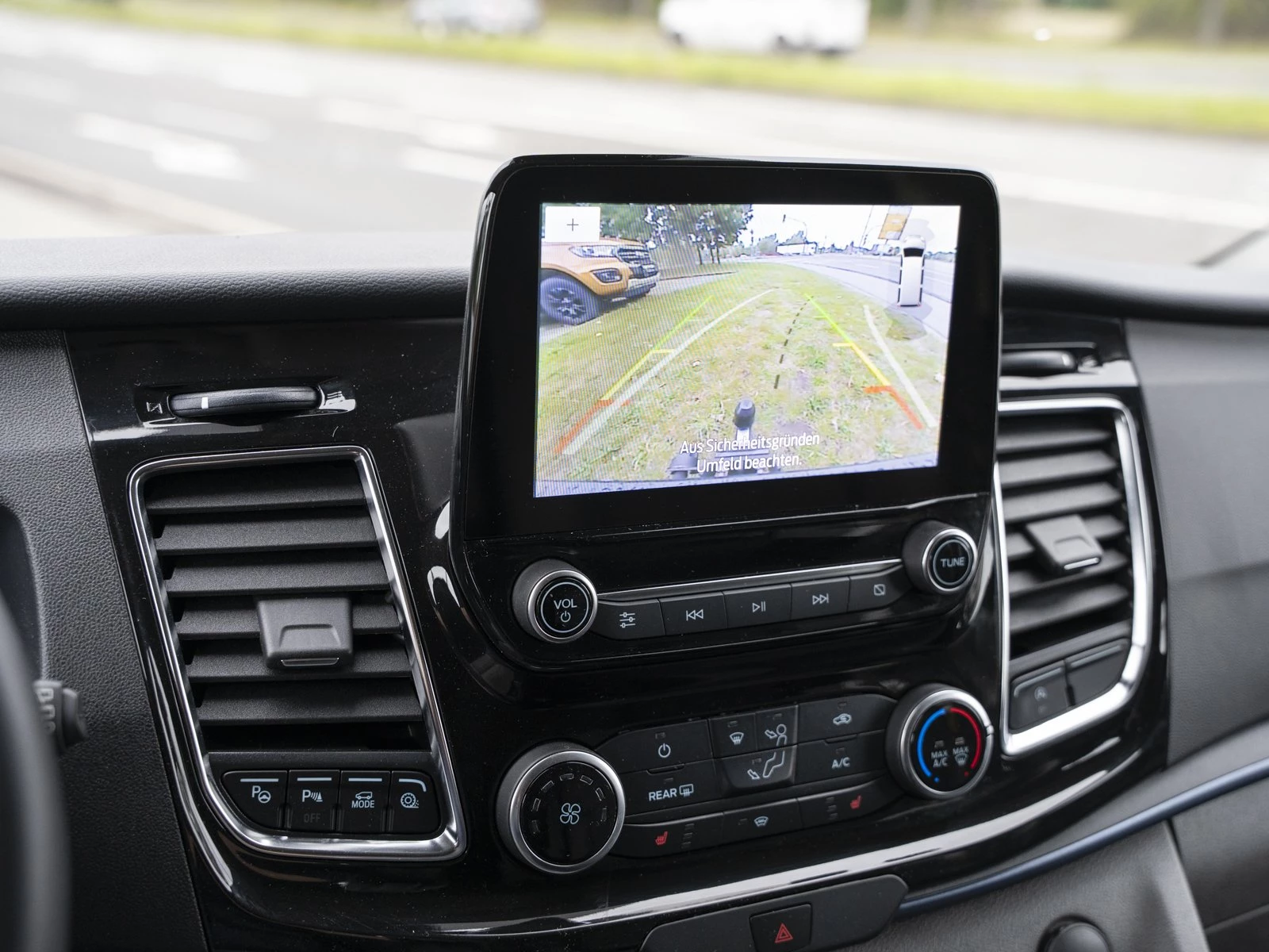 Ford-Tourneo Custom-image-9