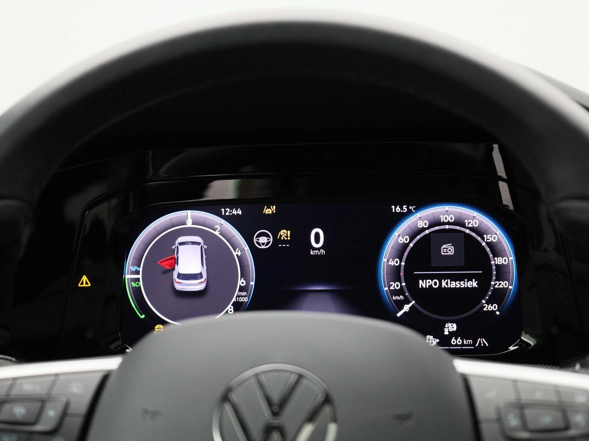 Volkswagen-Golf-image-7