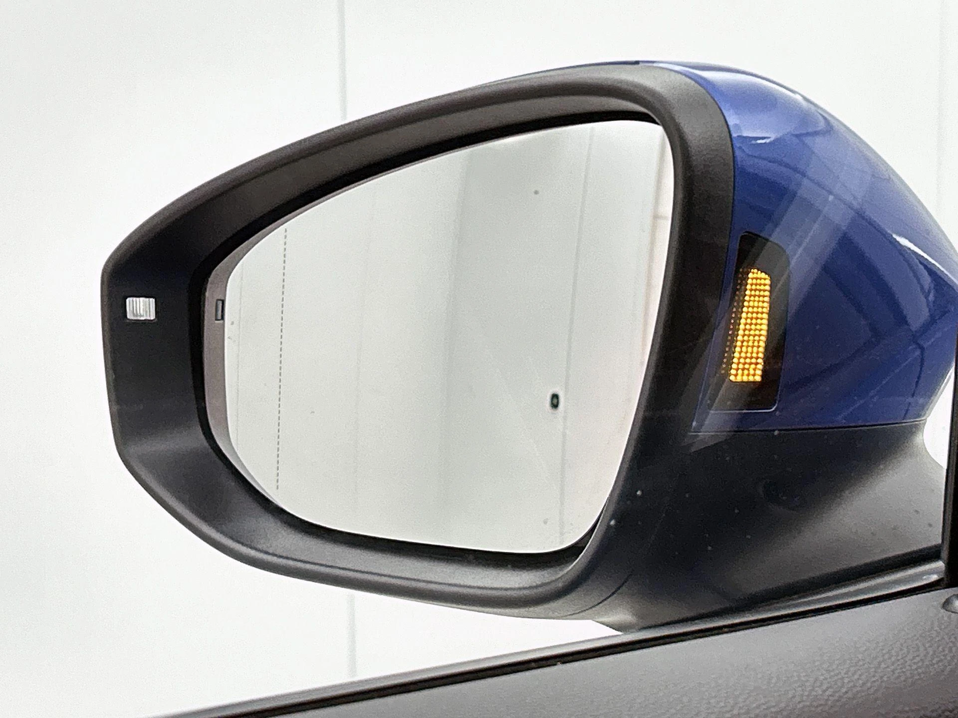 Volkswagen-T-Roc-image-21