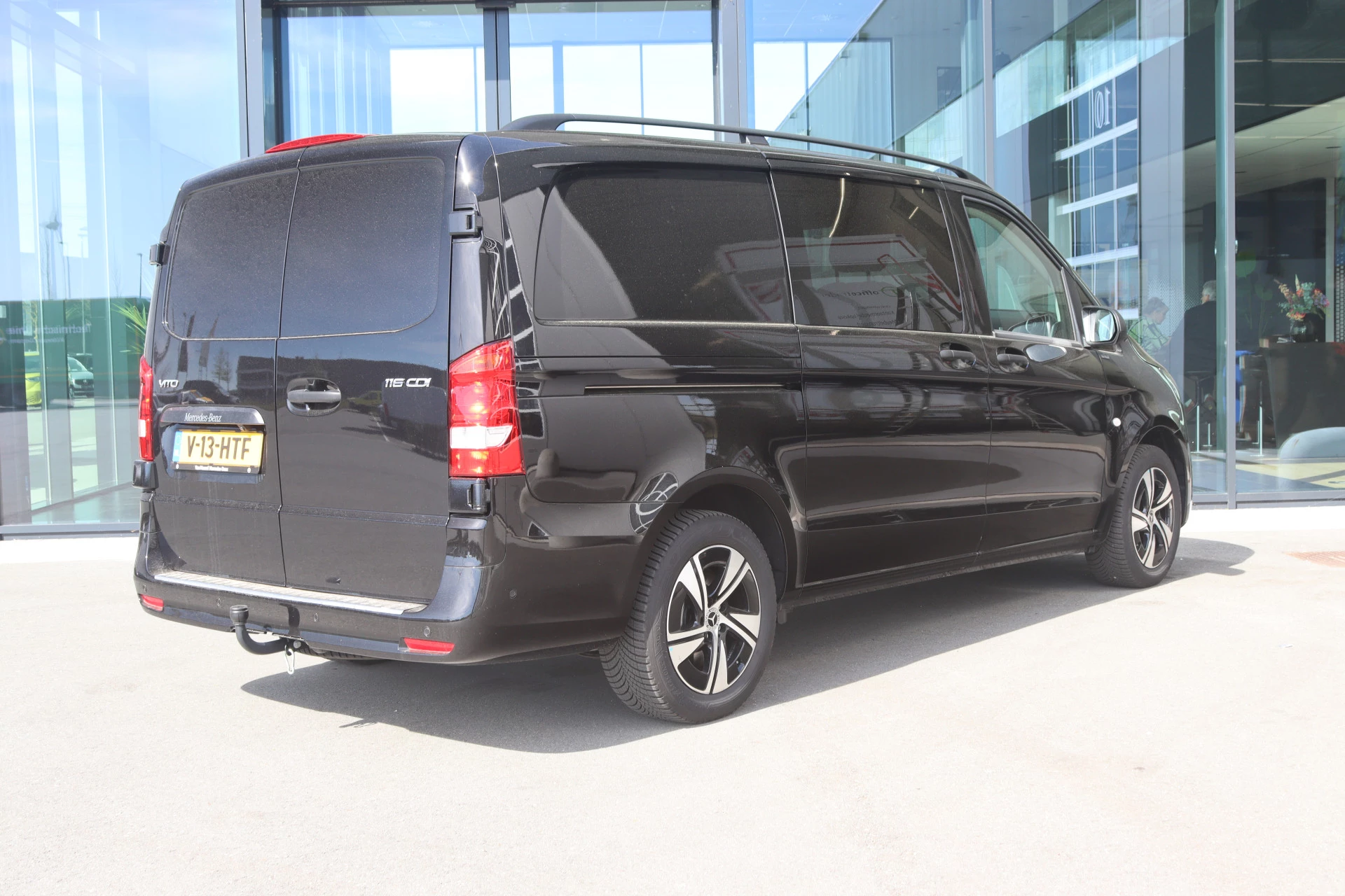 Mercedes-Benz-Vito-image-1