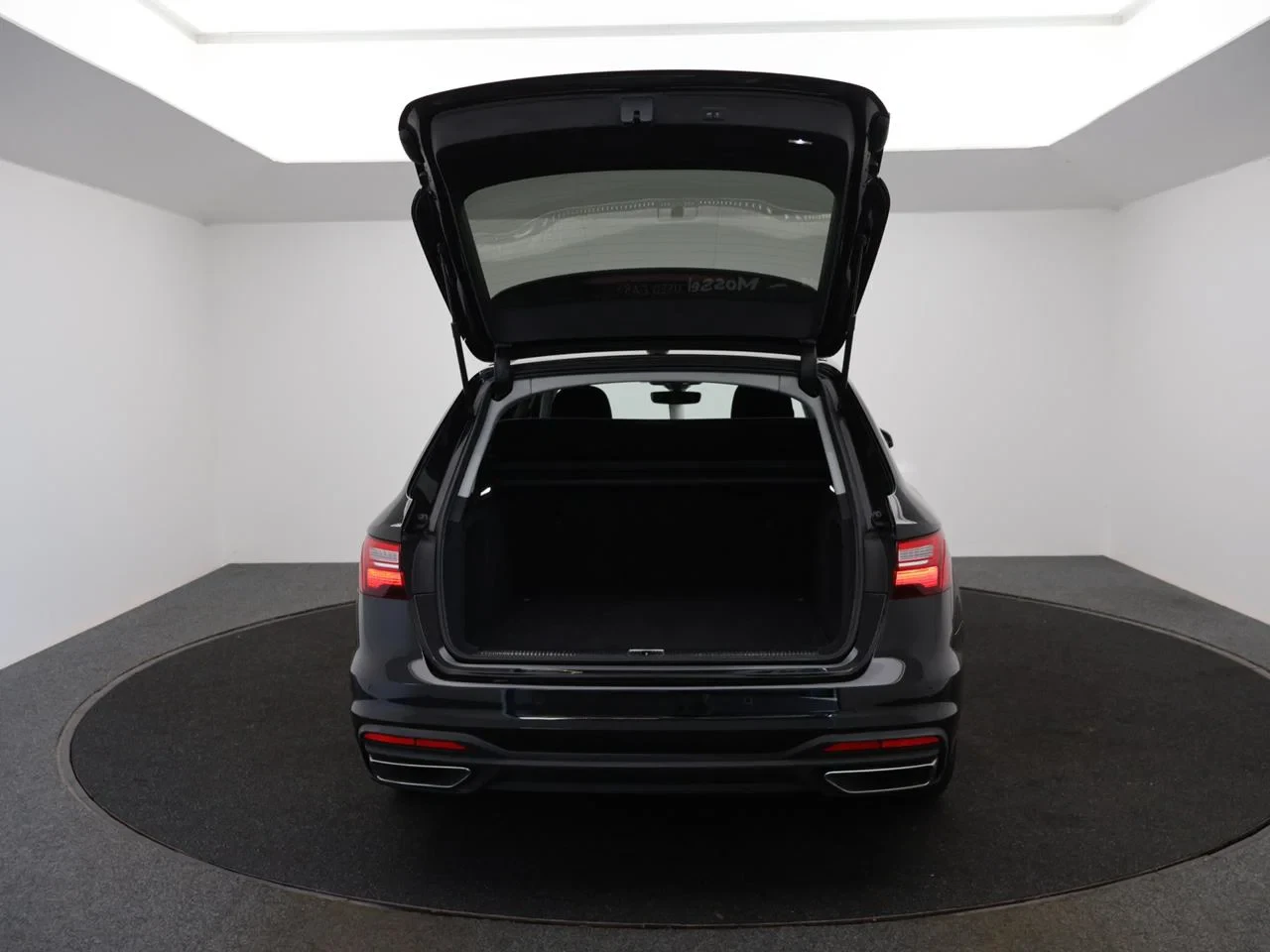 Audi A4 Avant 35TFSI 150PK Business Edition *AUTOMAAT*SHADOWLOOK*ZETELVERWARMING*NAVI*BLTH*CRUISE*...