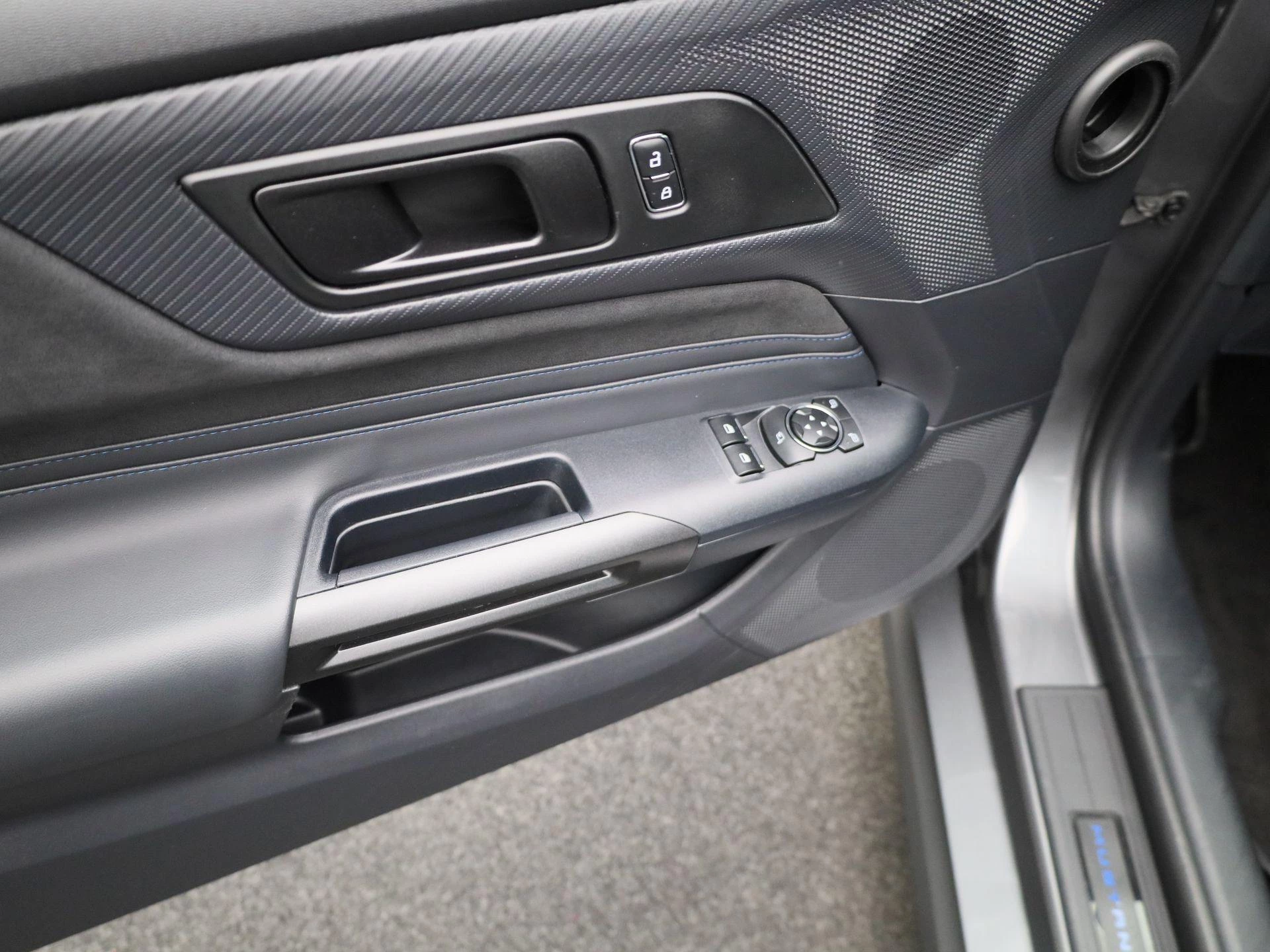 Ford Mustang 5.0i V8 Aut. Dark Horse