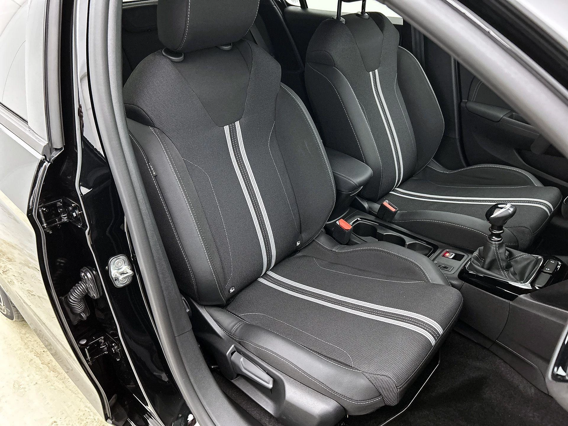 Opel Corsa 1.2 Turbo Yes