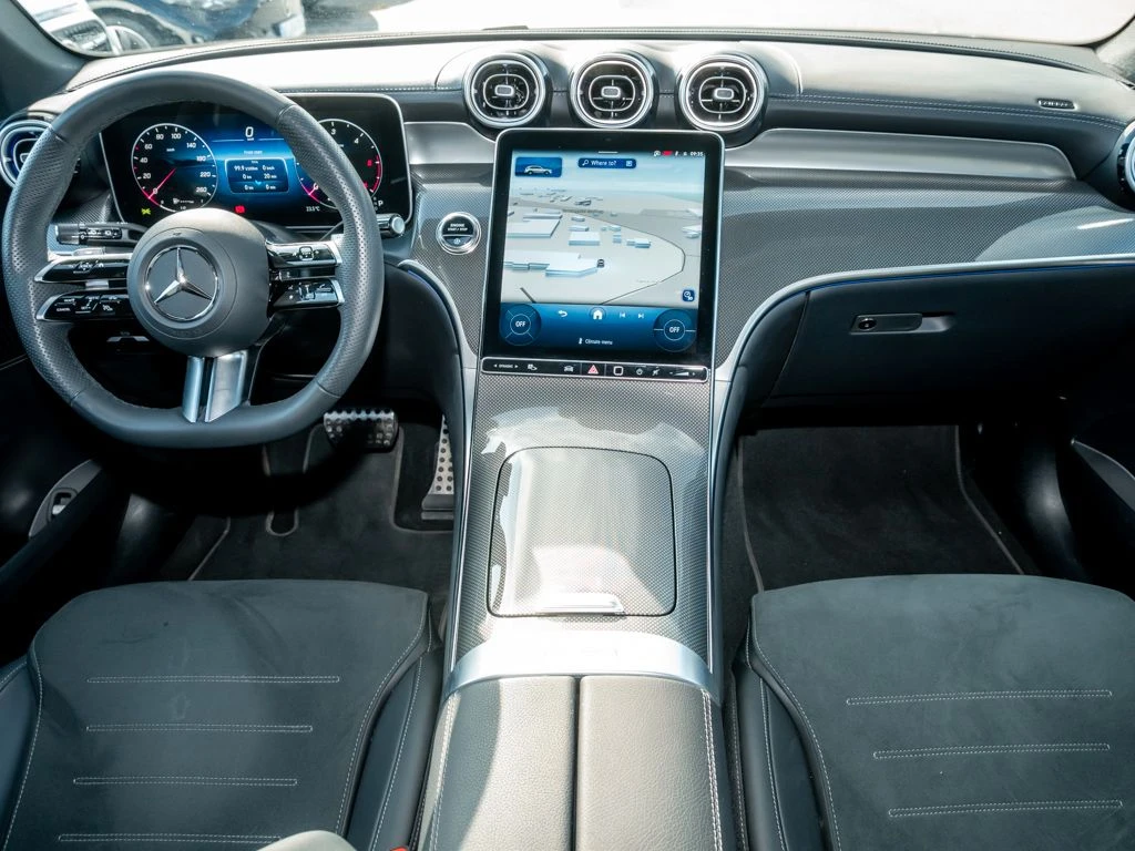 Mercedes-Benz-GLC 300 d-image-13