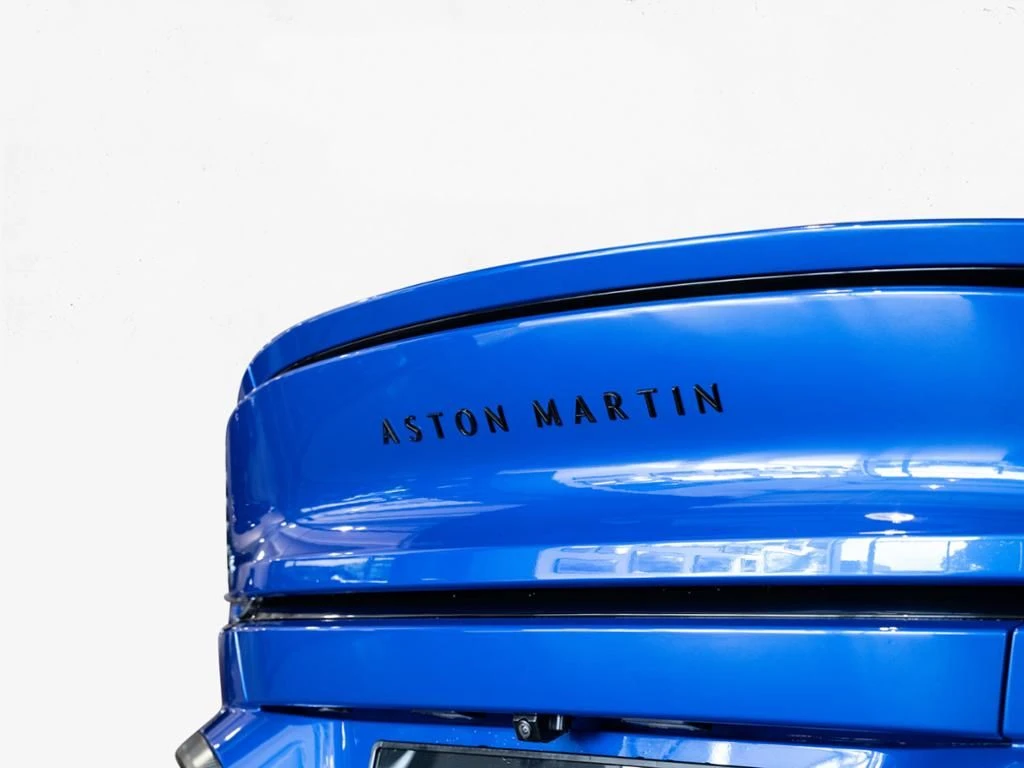 Aston Martin-Vanquish-image-8
