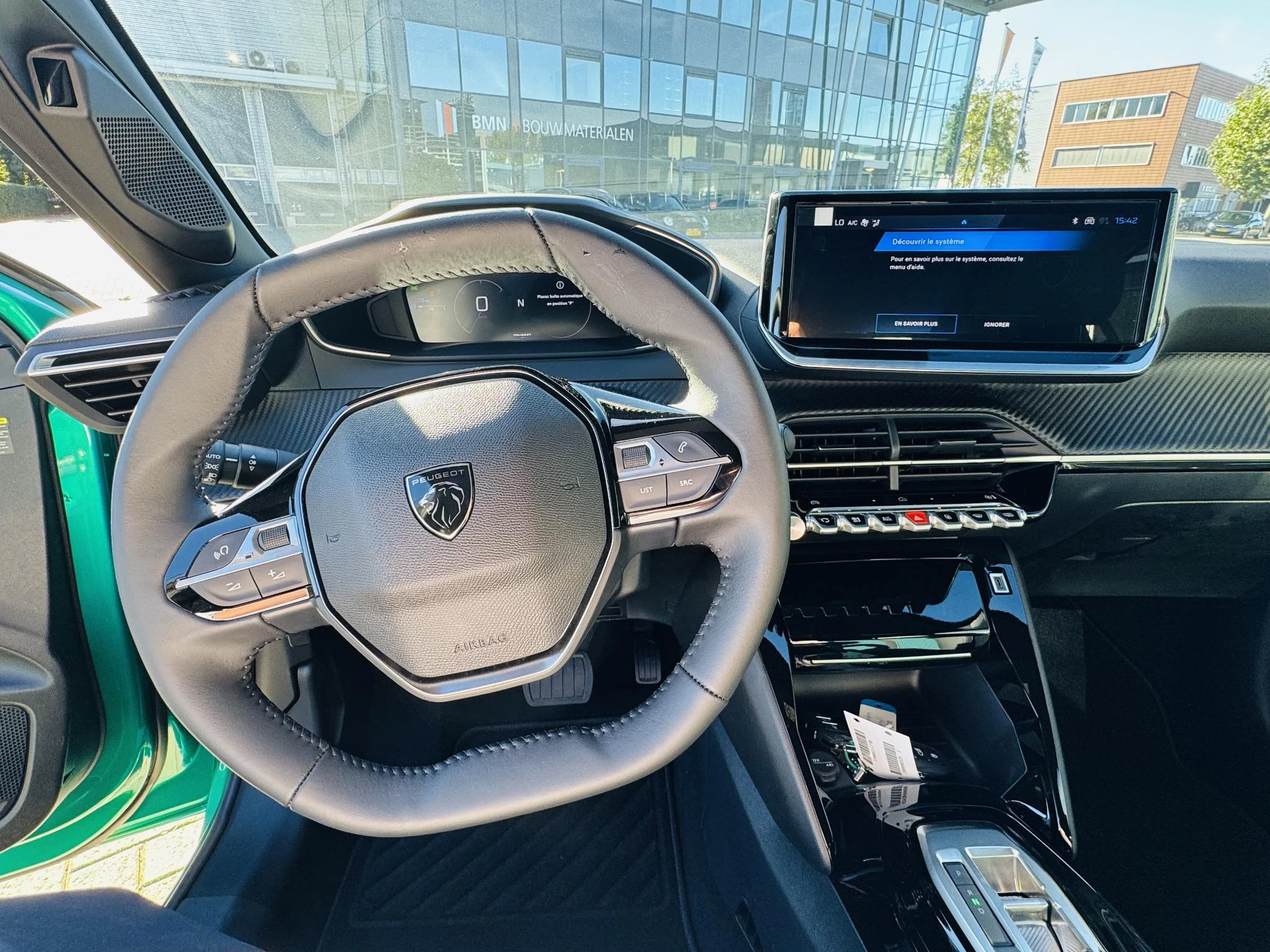 Peugeot-208-image-18