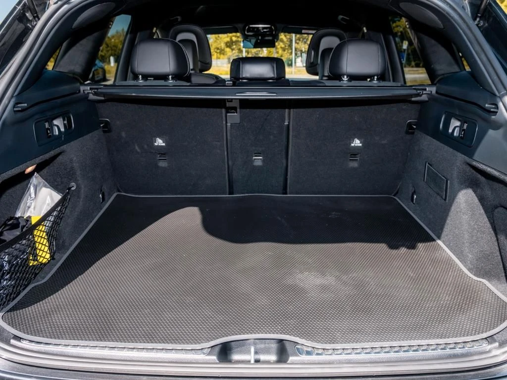 Mercedes-Benz-GLC 300 d-image-15