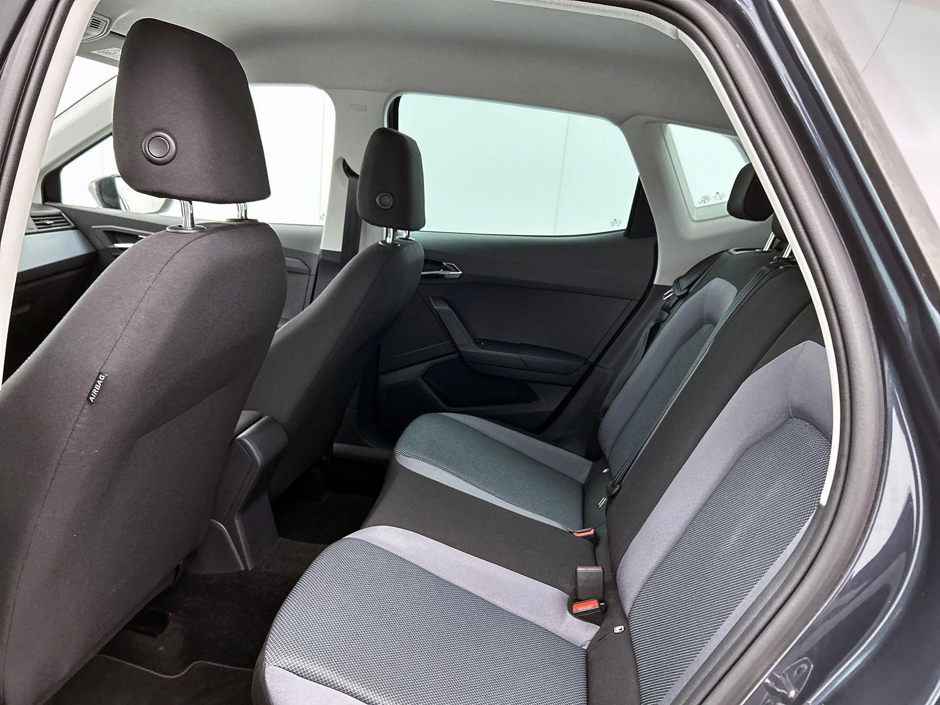 SEAT-Arona-image-29